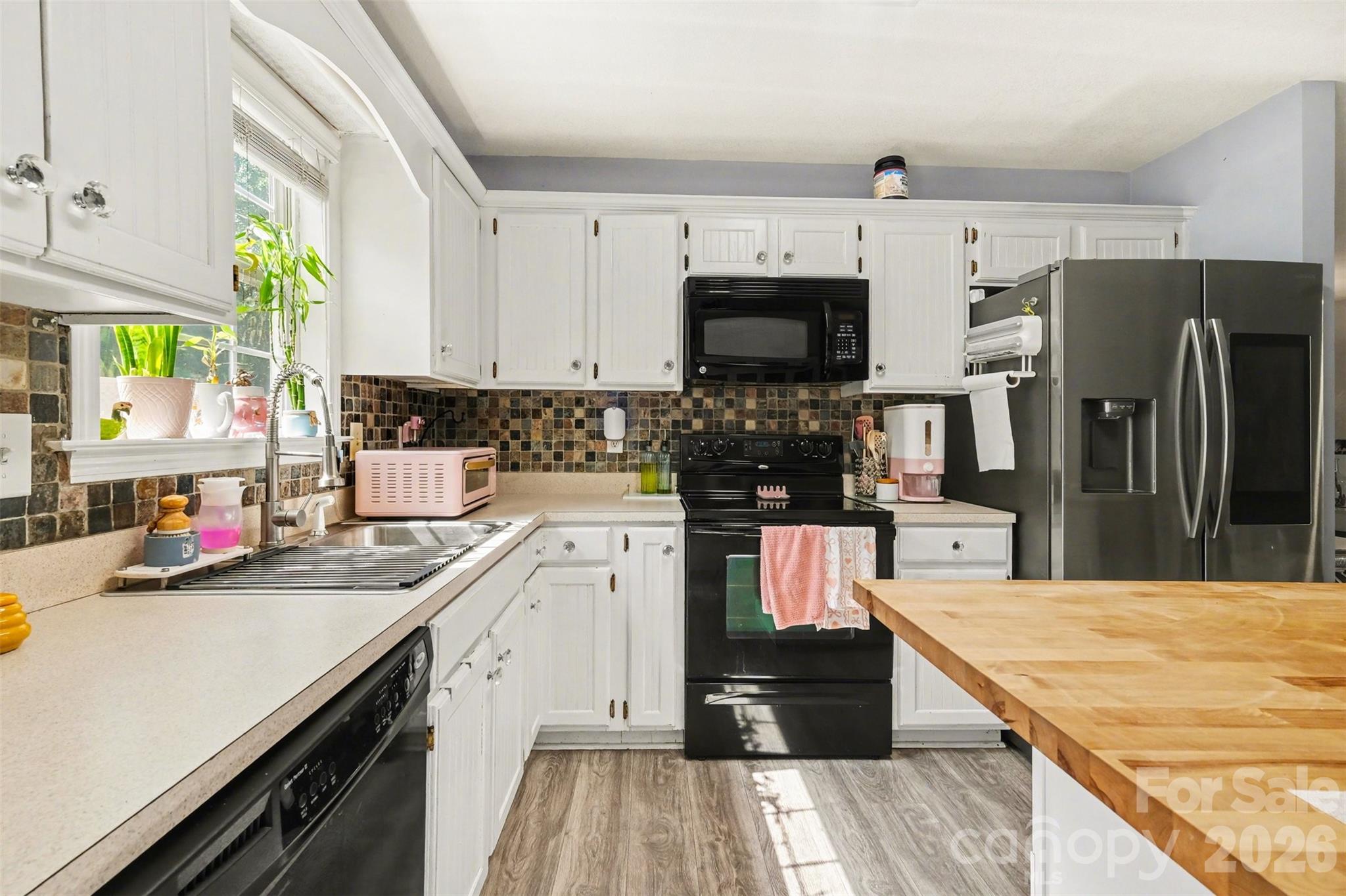 2056 Redberry Lane — Conover