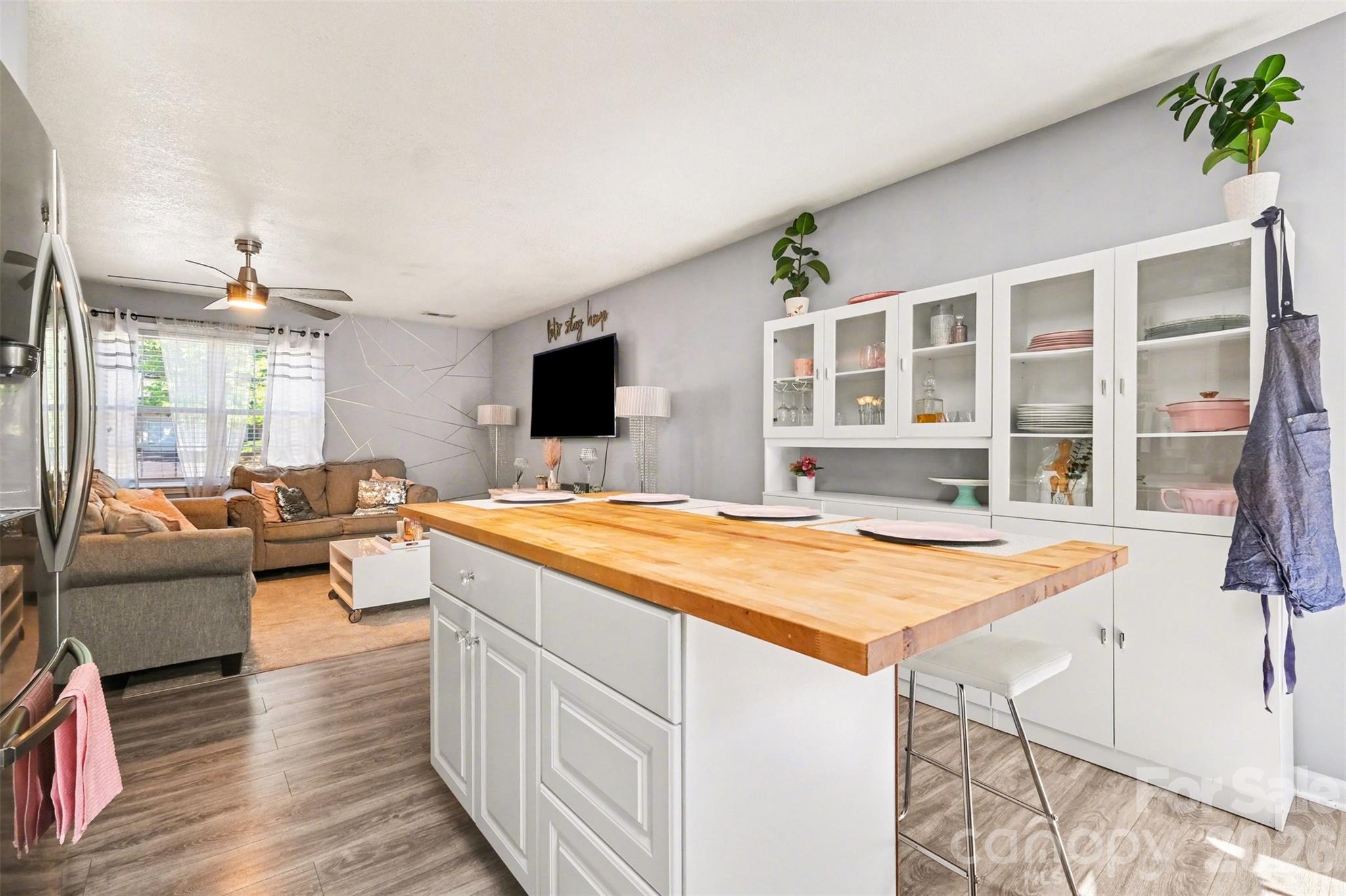 2056 Redberry Lane — Conover