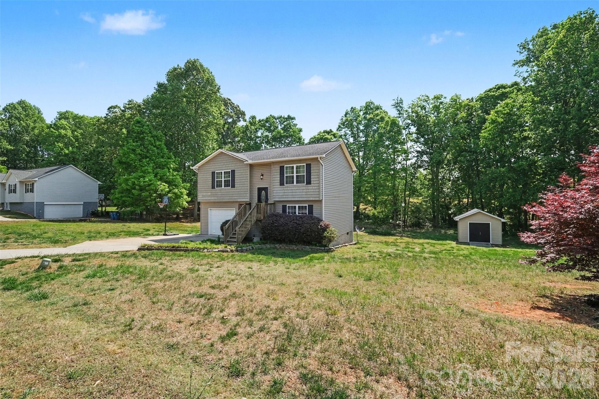 2056 Redberry Lane — Conover