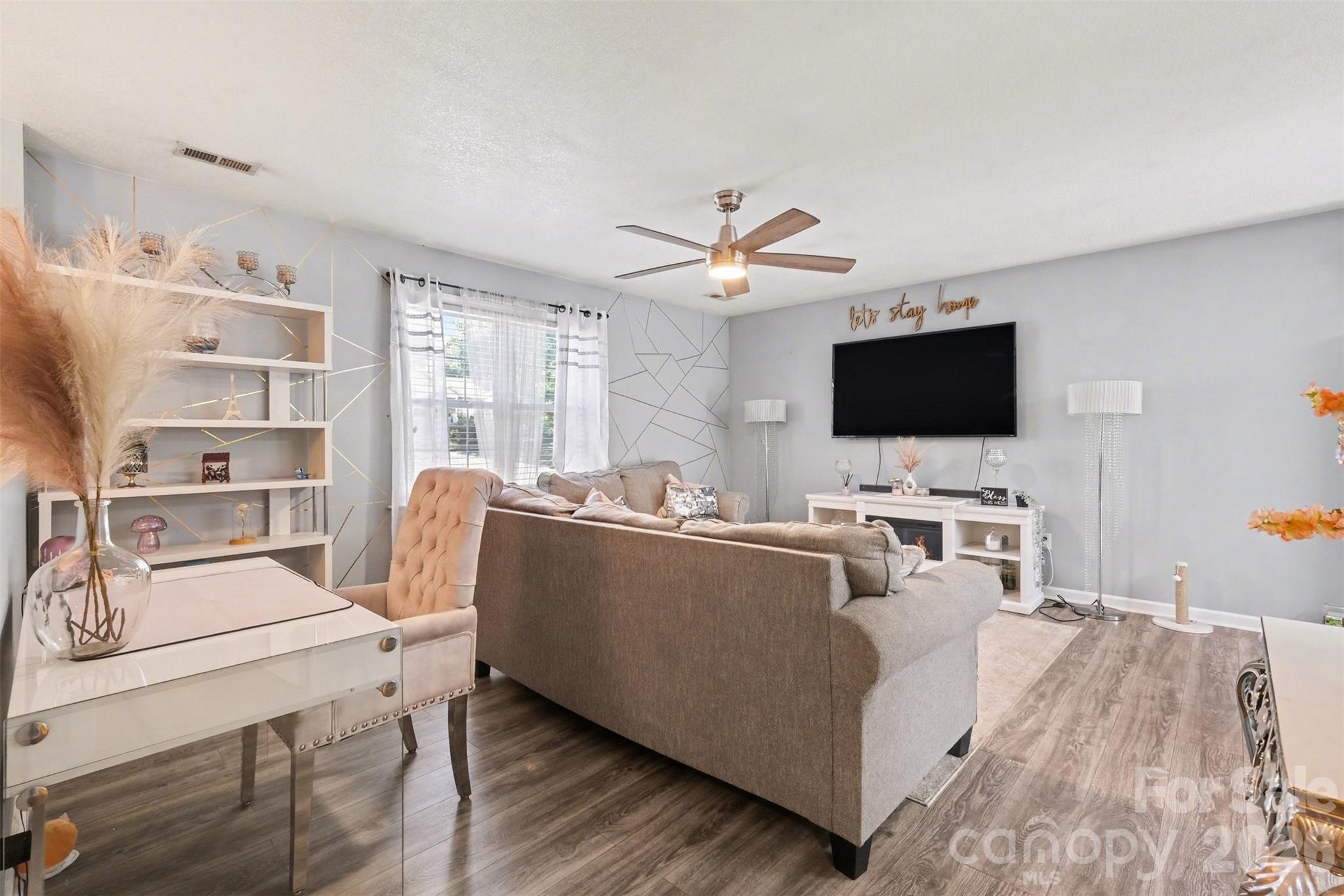 2056 Redberry Lane — Conover