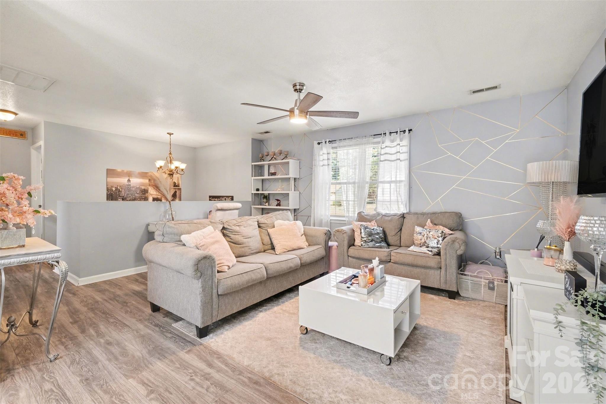 2056 Redberry Lane — Conover