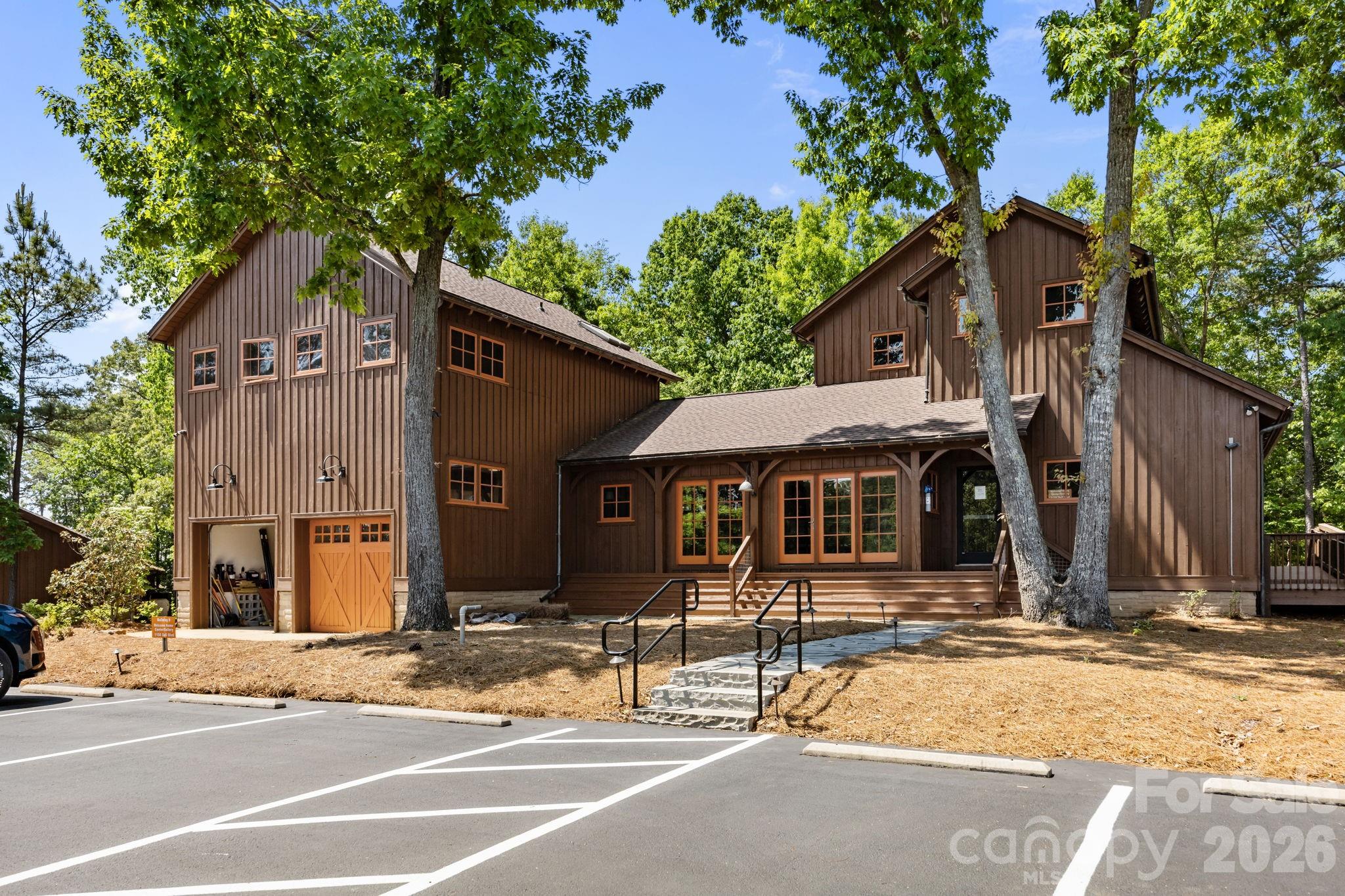 3061 Rosseau Lane — Mount Holly
