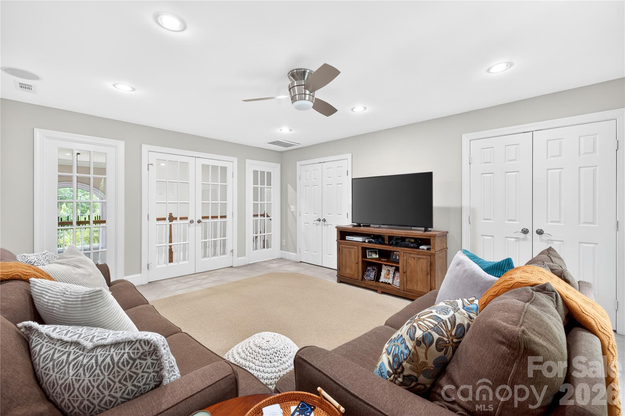 3100 Lakewood Edge Drive — Charlotte