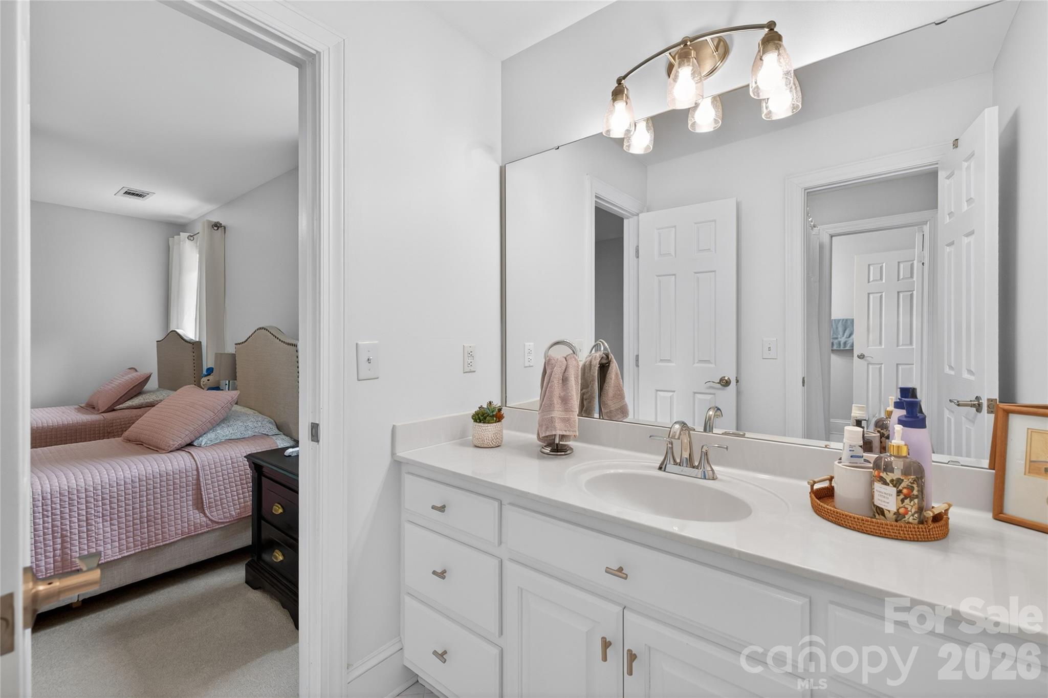 3100 Lakewood Edge Drive — Charlotte