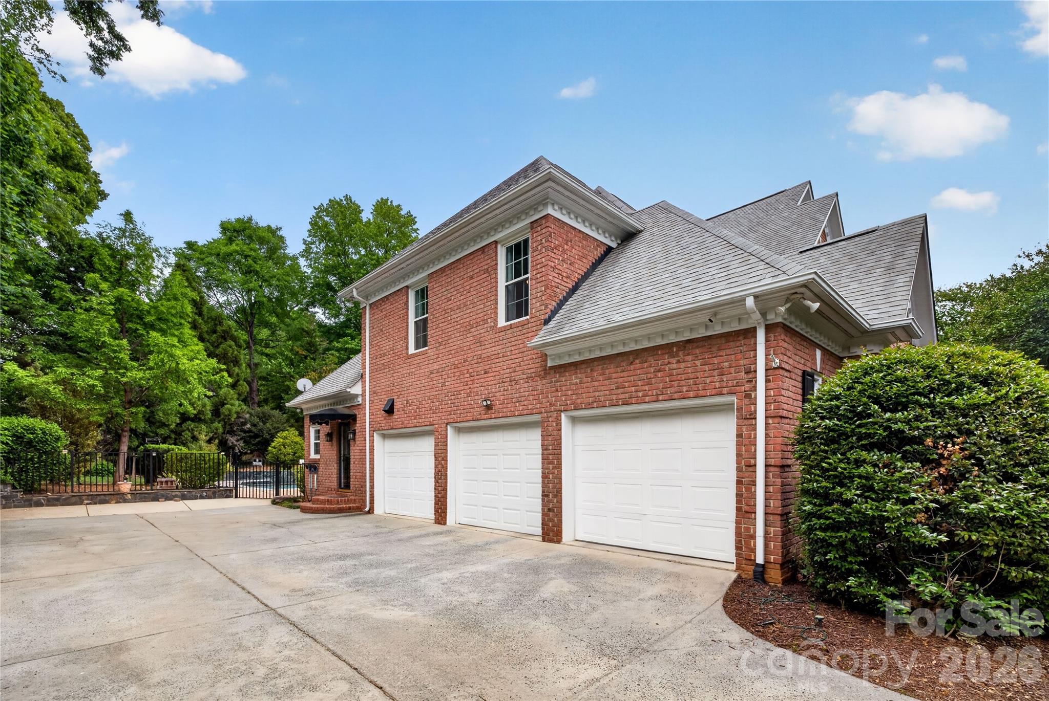 3100 Lakewood Edge Drive — Charlotte