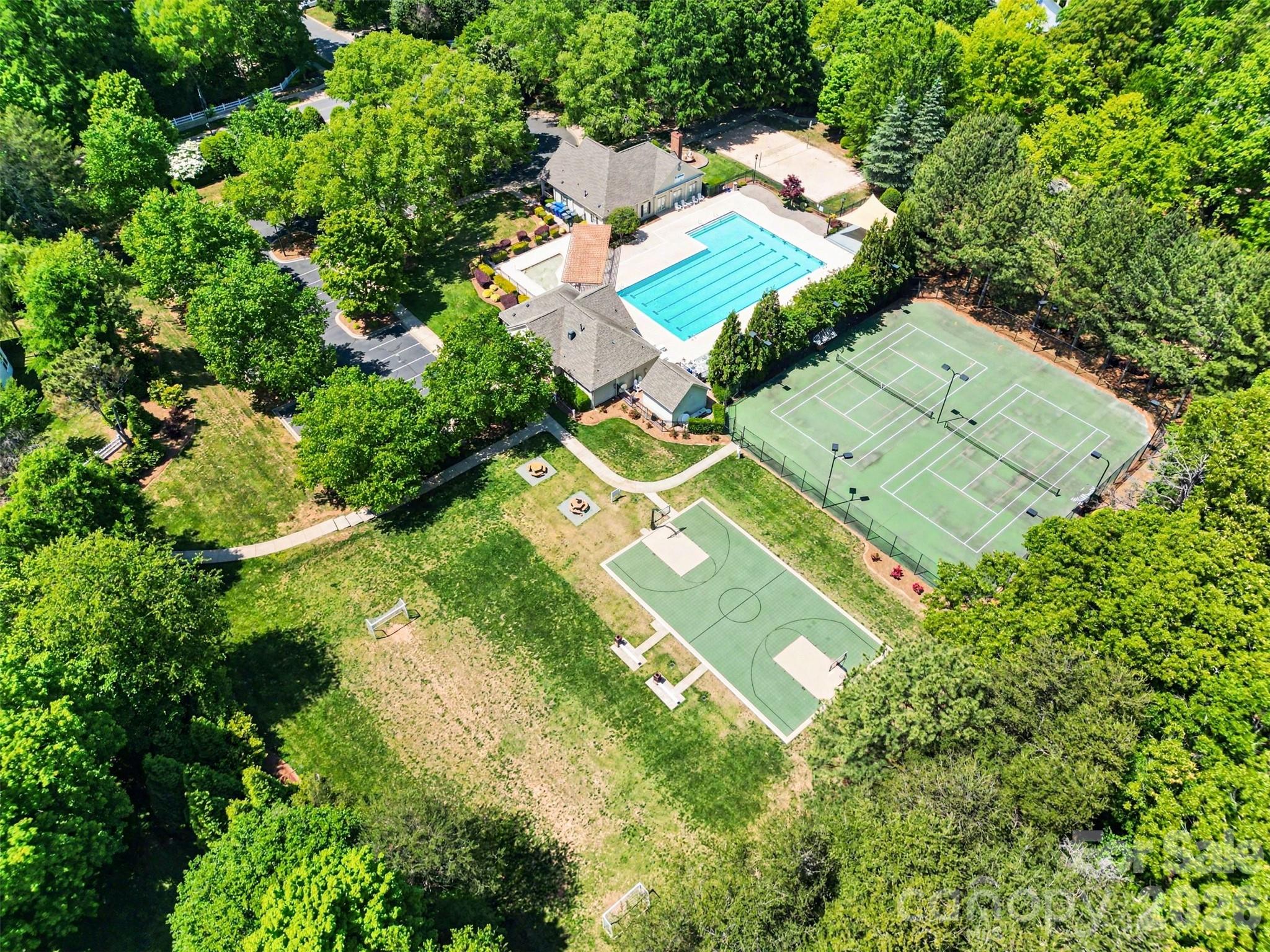 15817 Prestwoods Lane — Huntersville