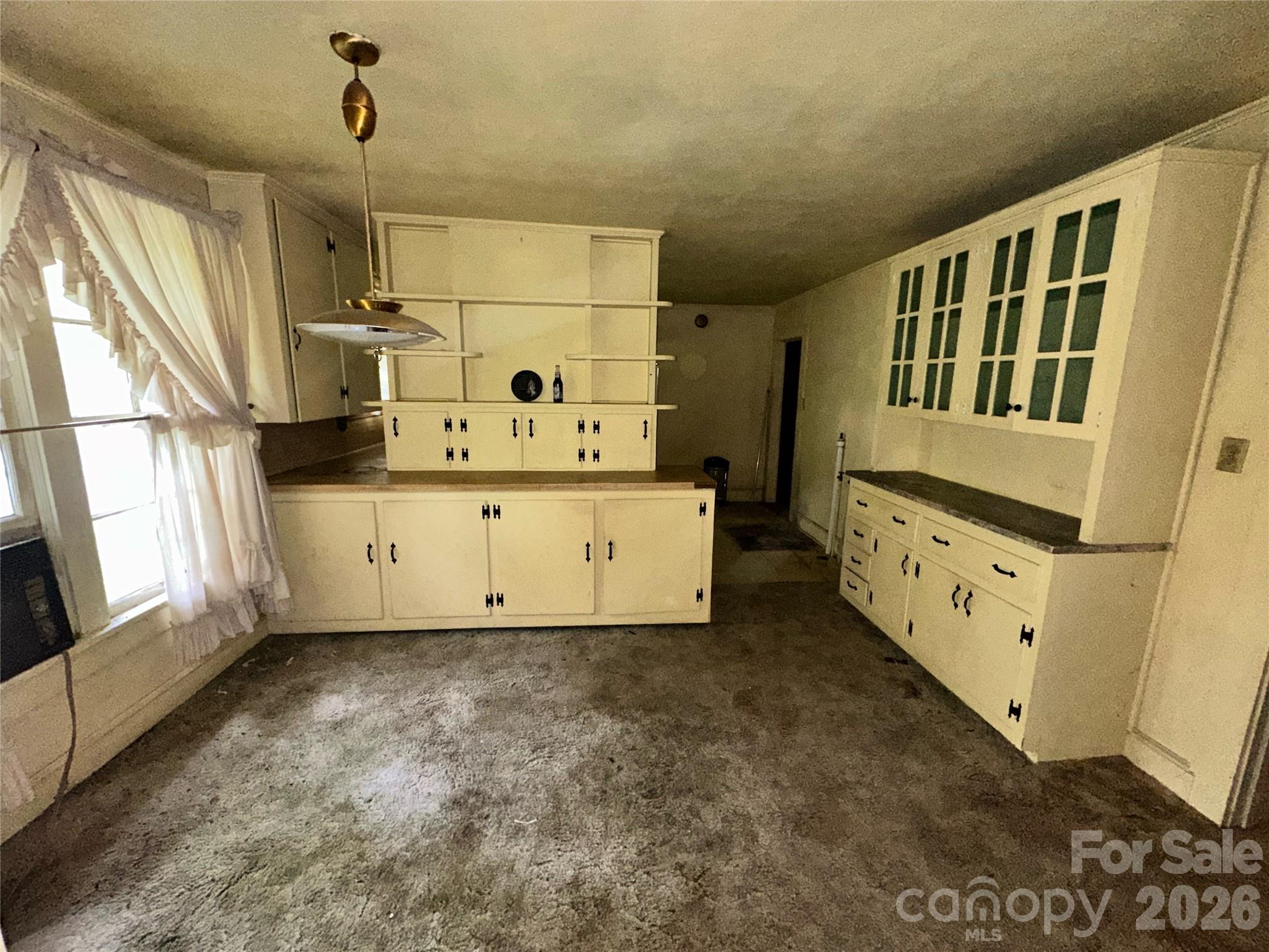 1611 W Fifth Avenue — Gastonia