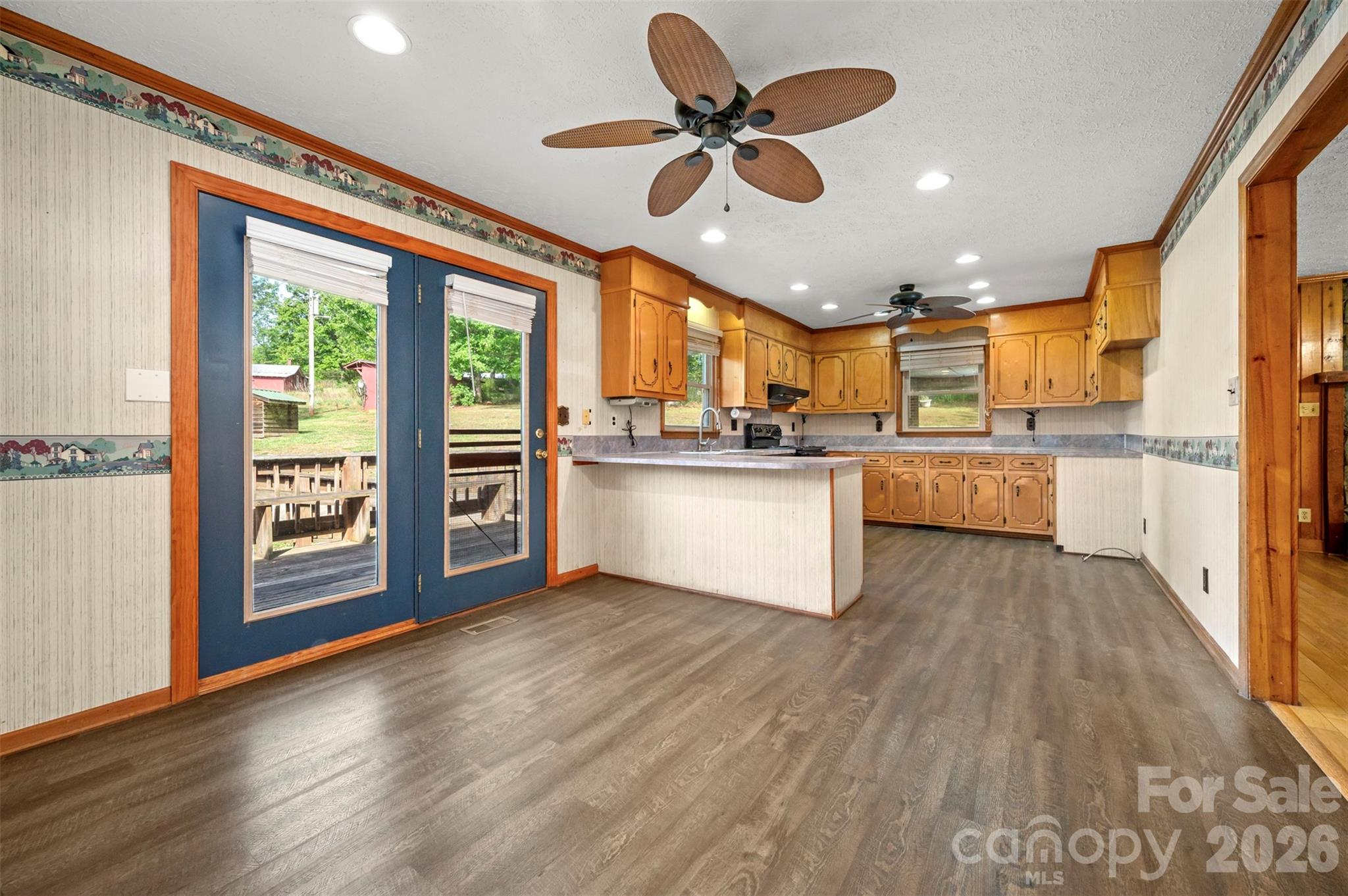 184 Clelo Drive — Casar