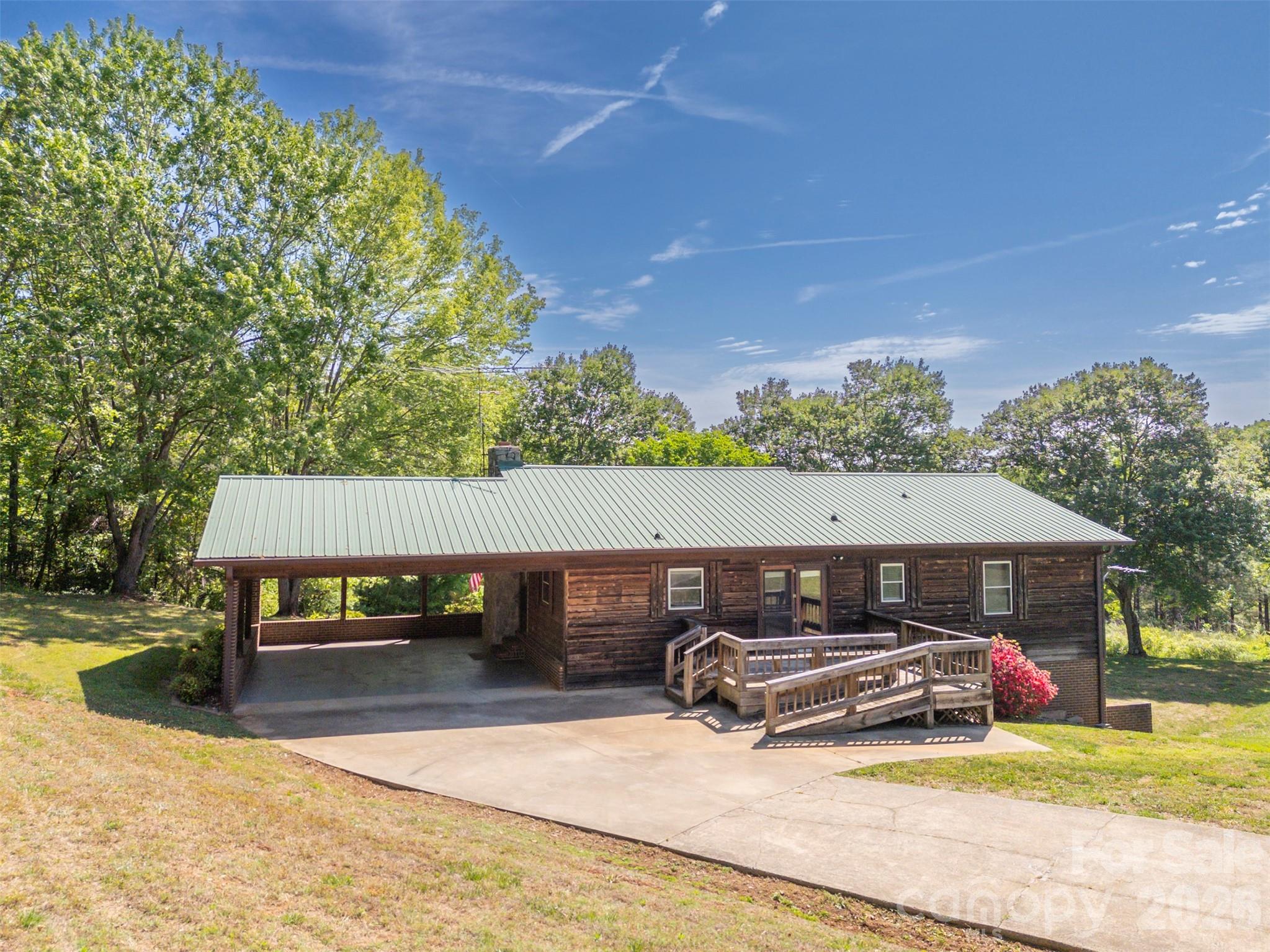 184 Clelo Drive — Casar