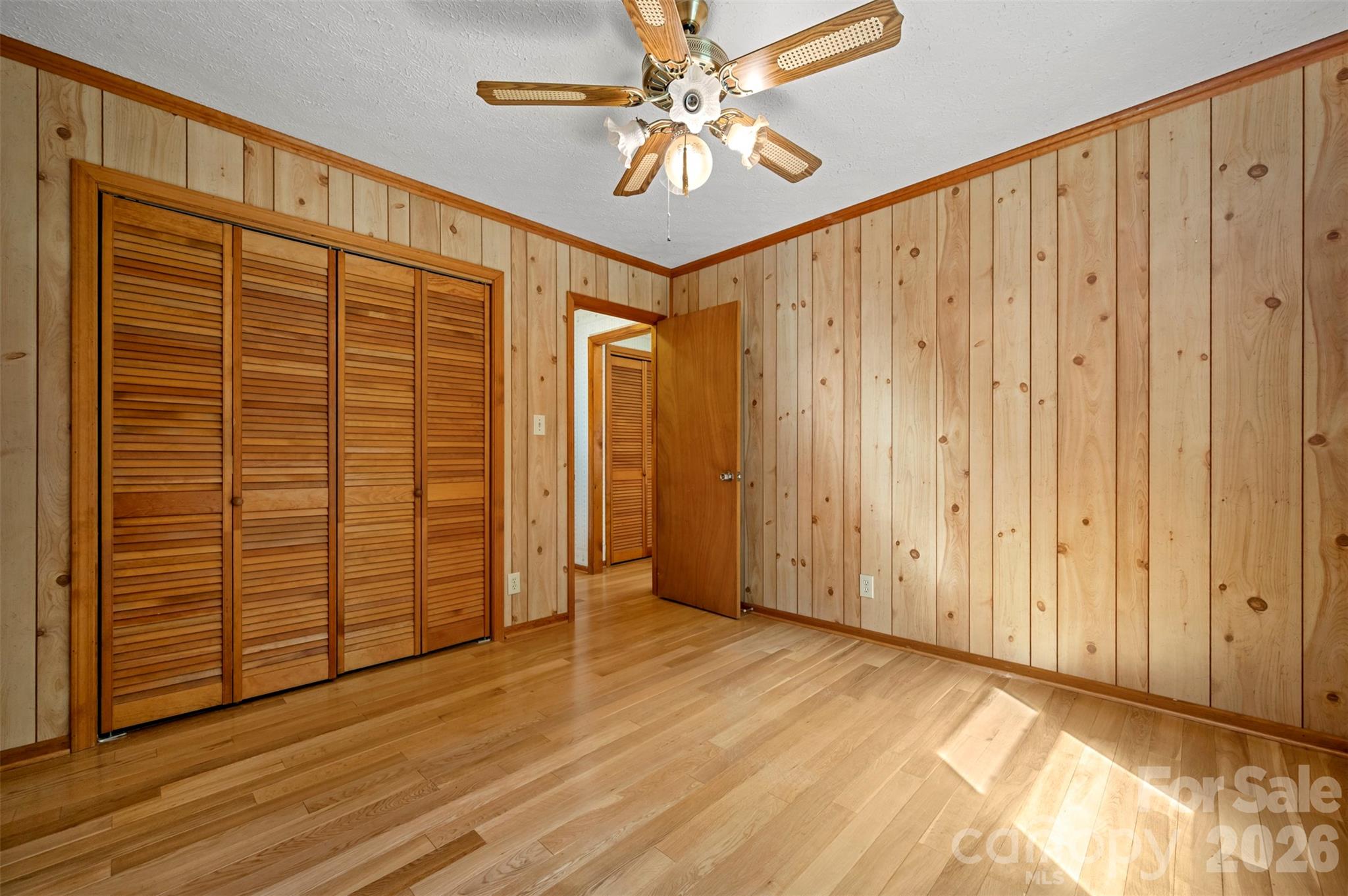 184 Clelo Drive — Casar