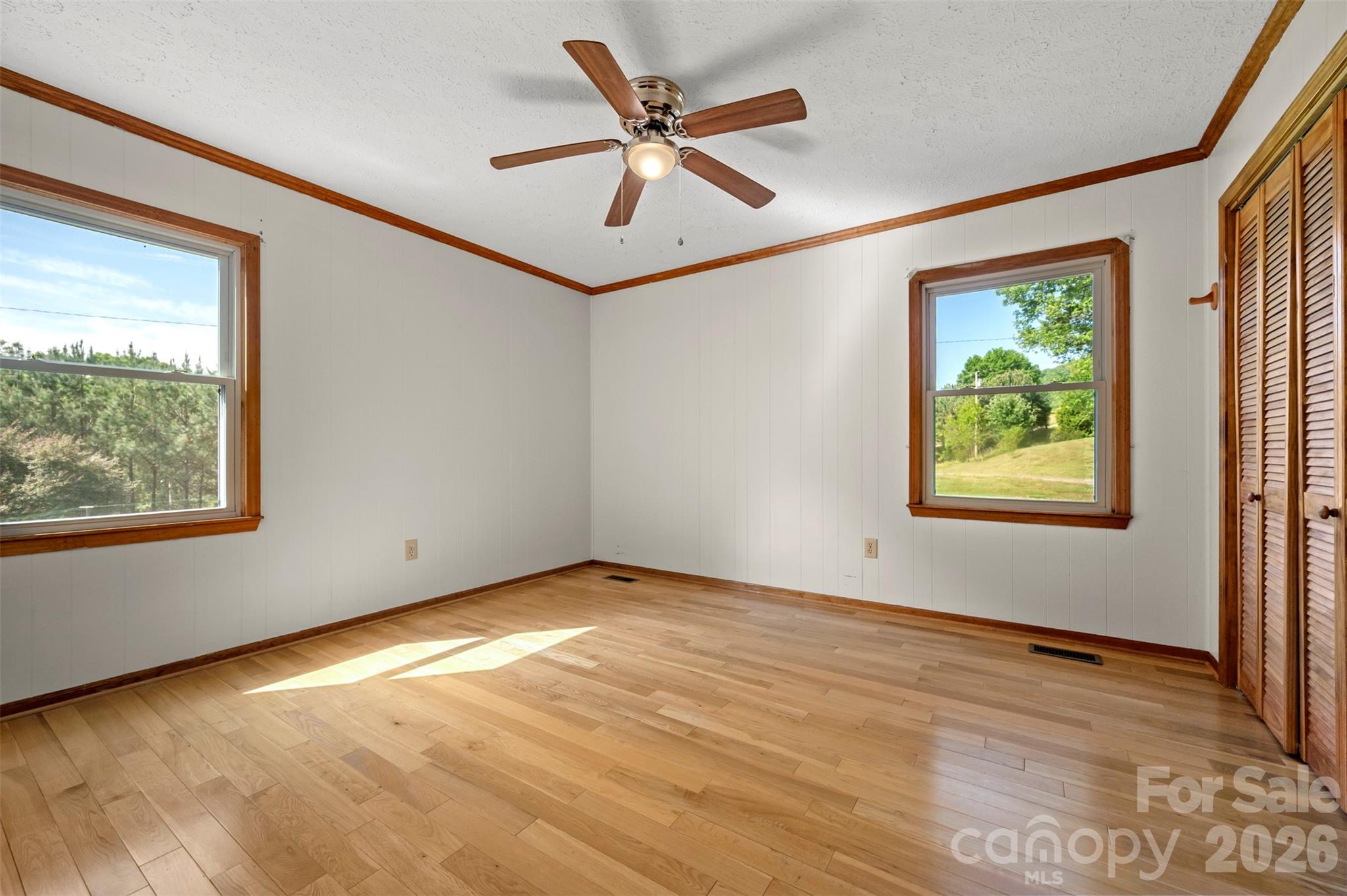 184 Clelo Drive — Casar