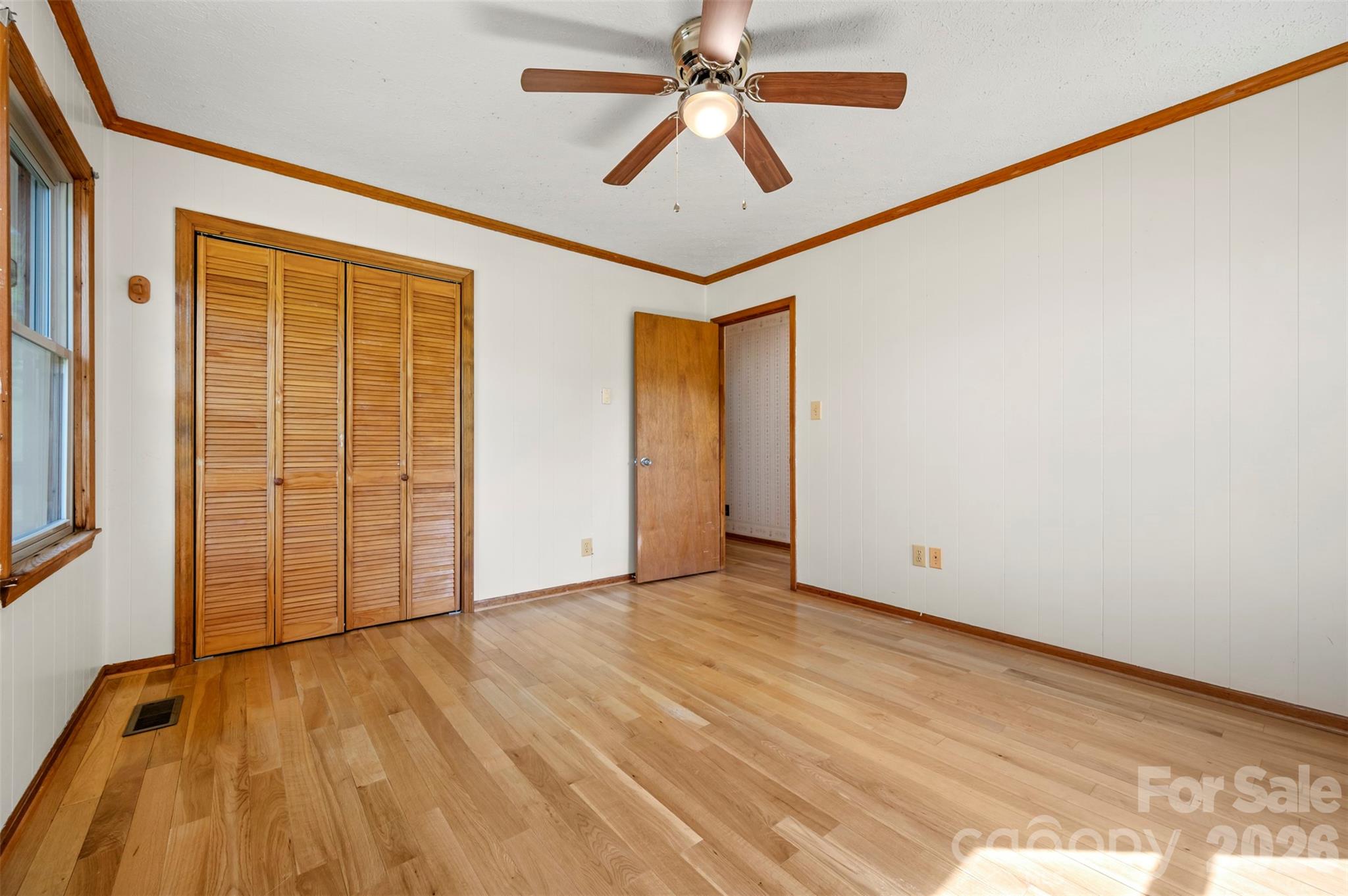 184 Clelo Drive — Casar