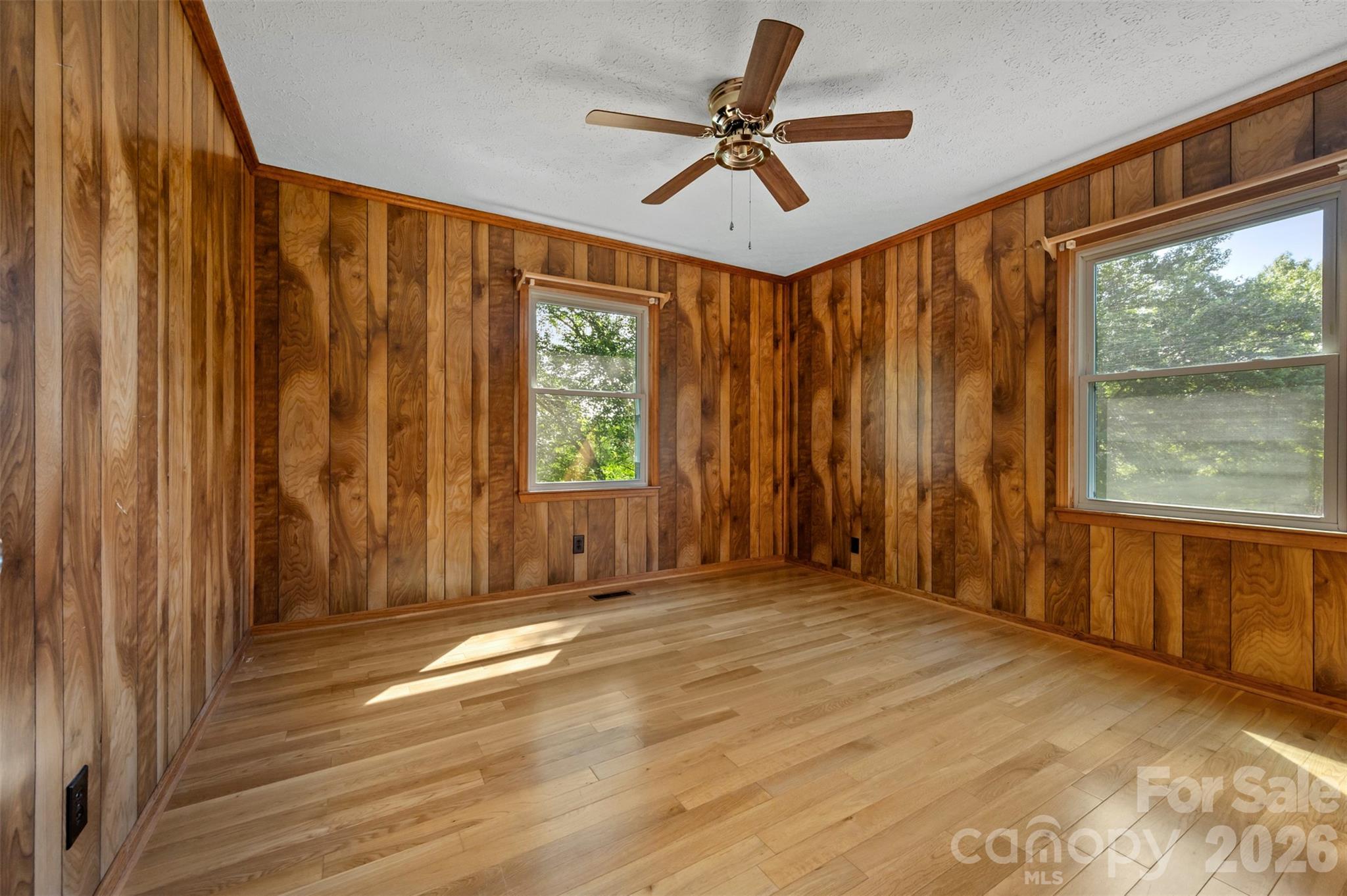 184 Clelo Drive — Casar