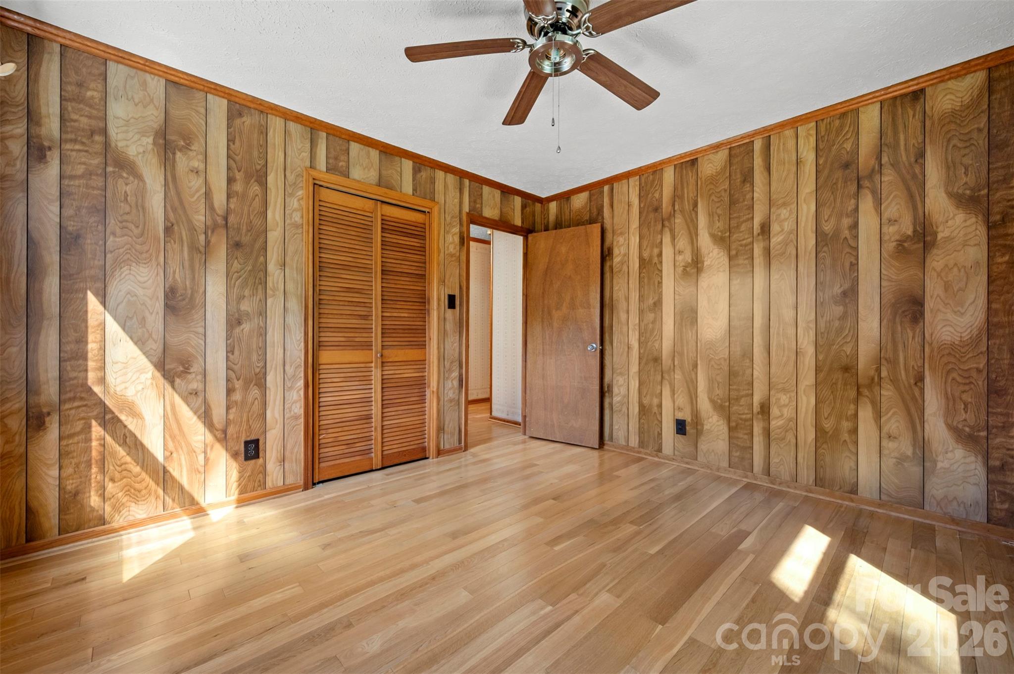 184 Clelo Drive — Casar