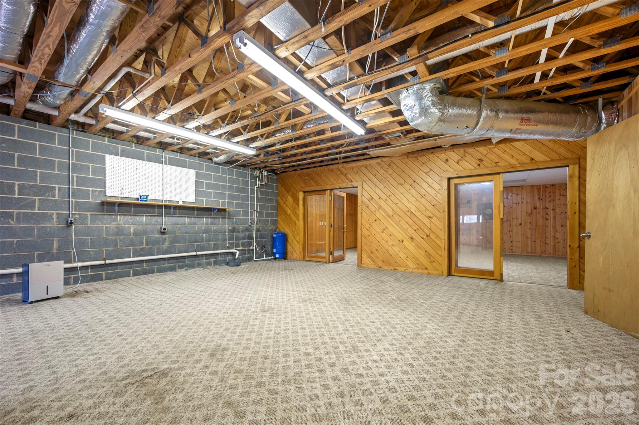 184 Clelo Drive — Casar