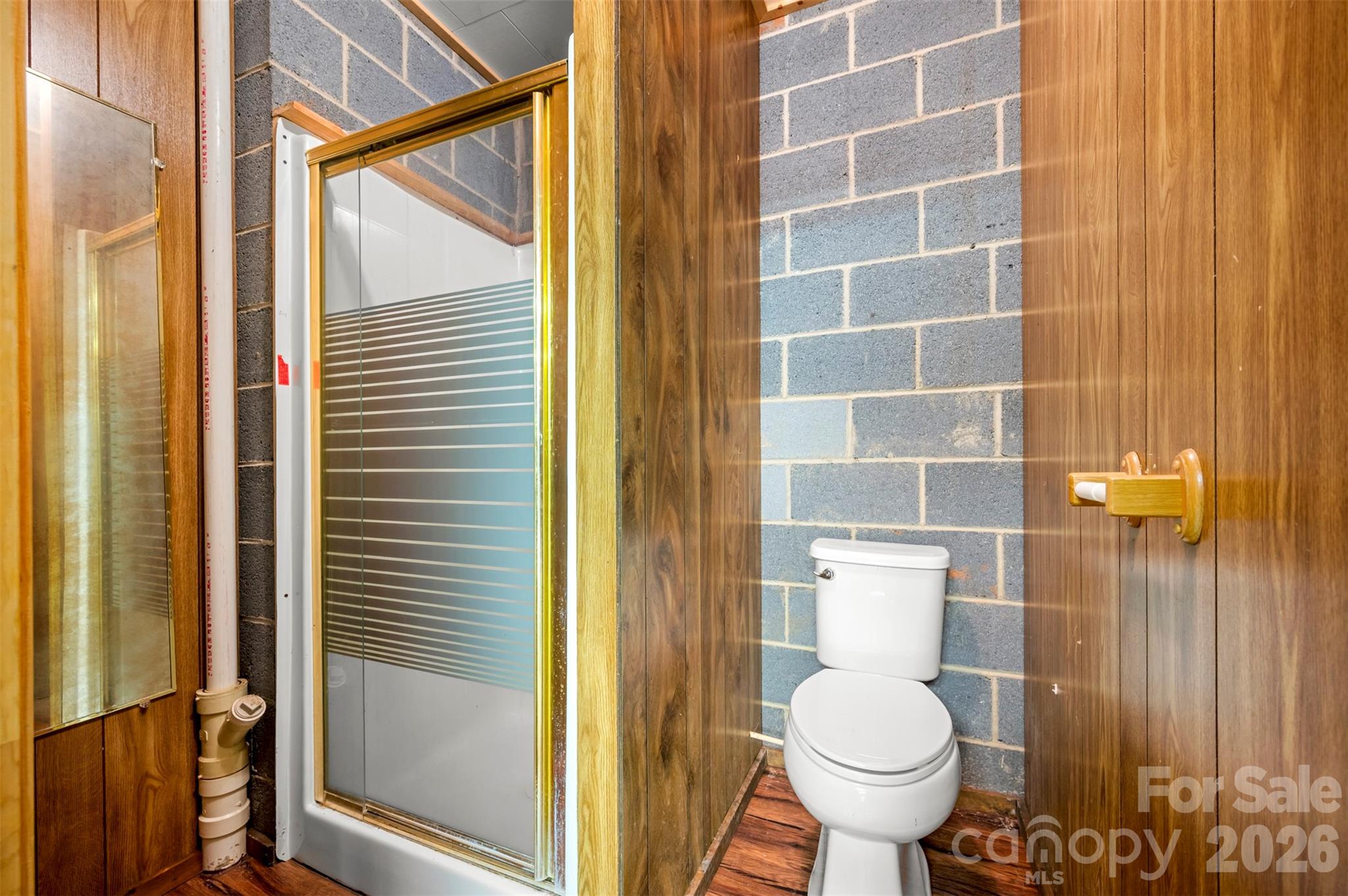 184 Clelo Drive — Casar