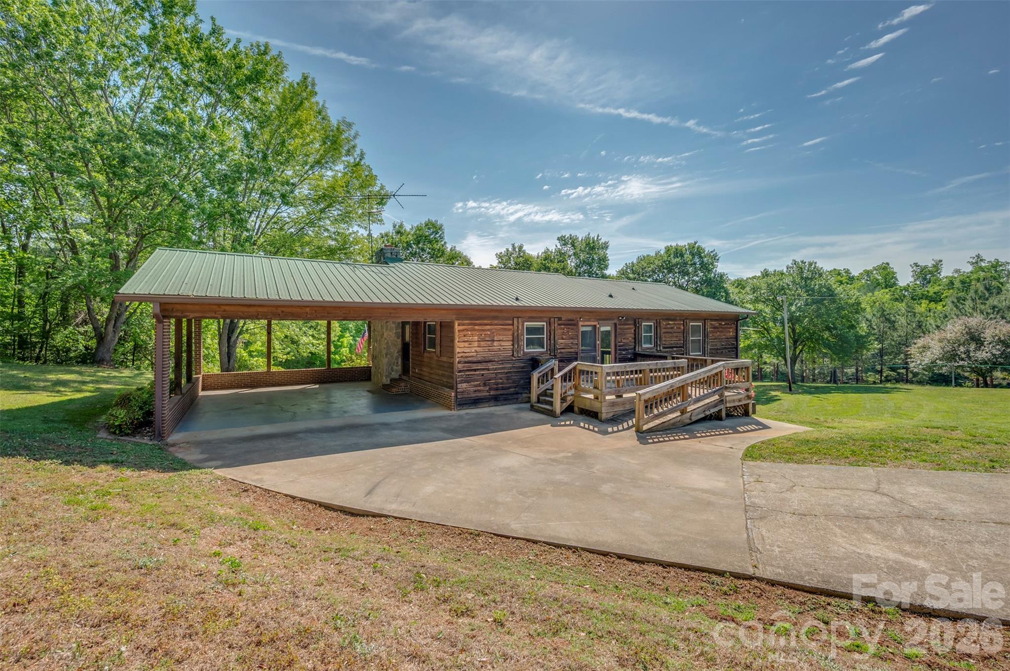 184 Clelo Drive — Casar