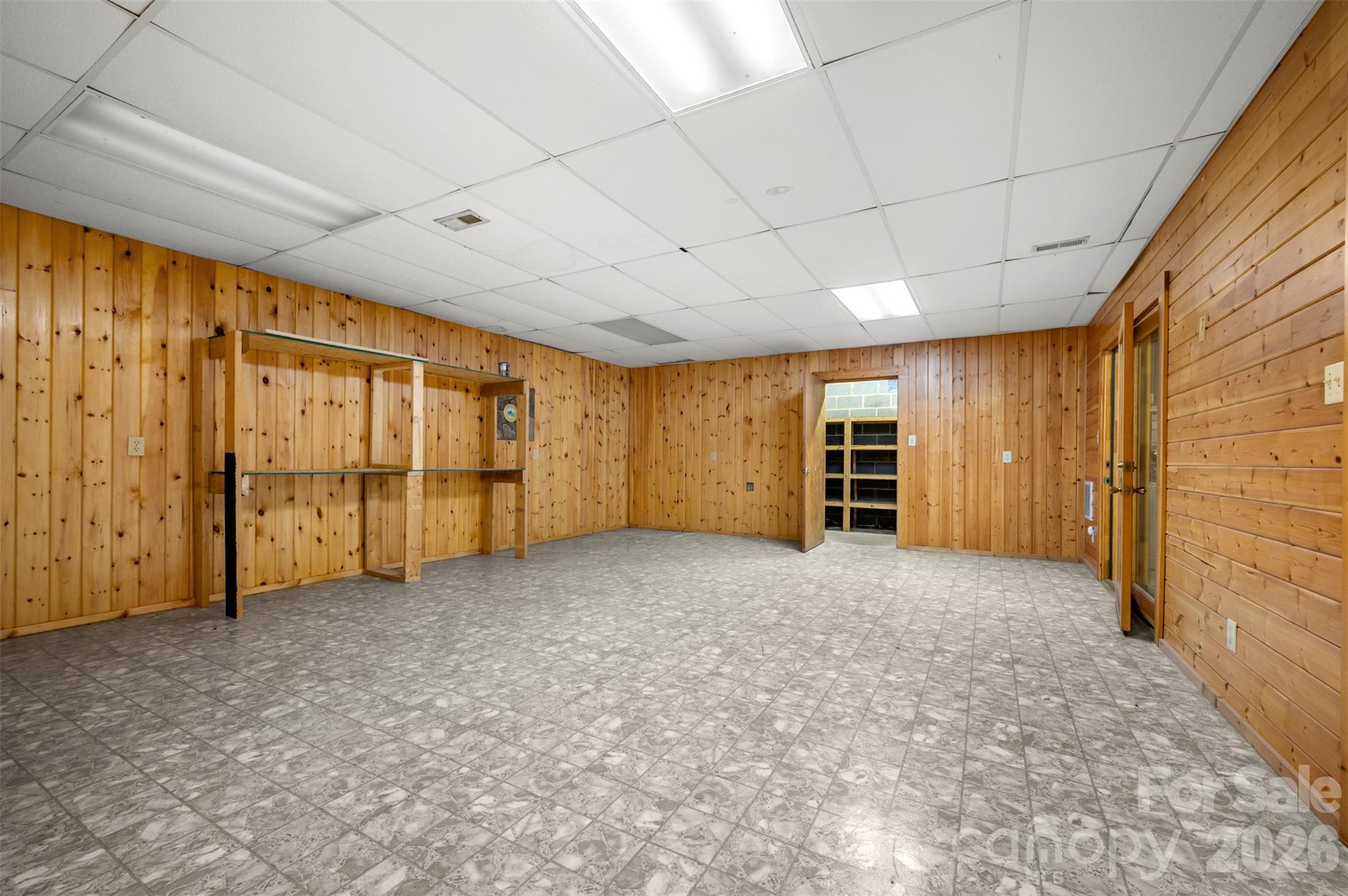 184 Clelo Drive — Casar