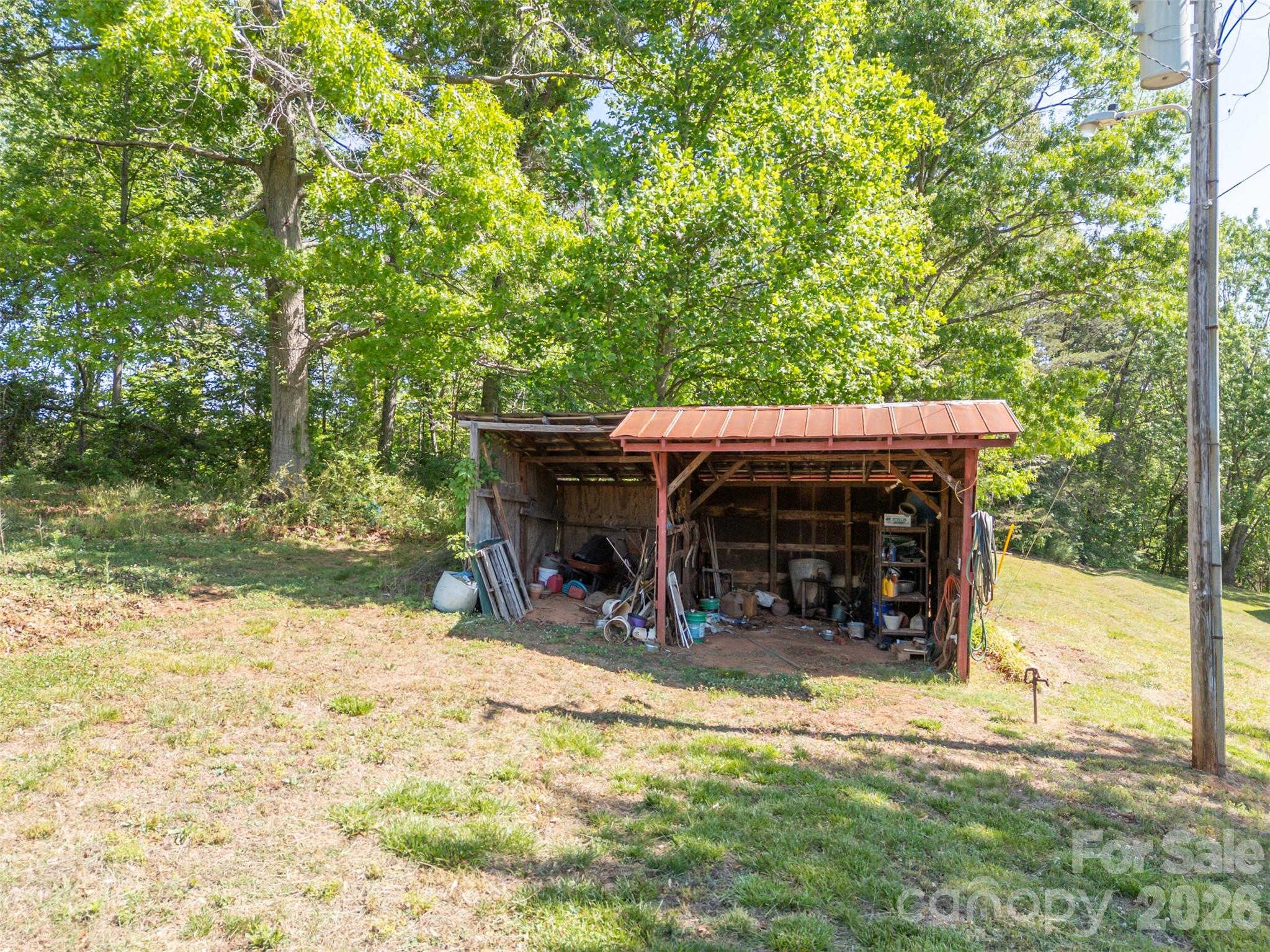 184 Clelo Drive — Casar