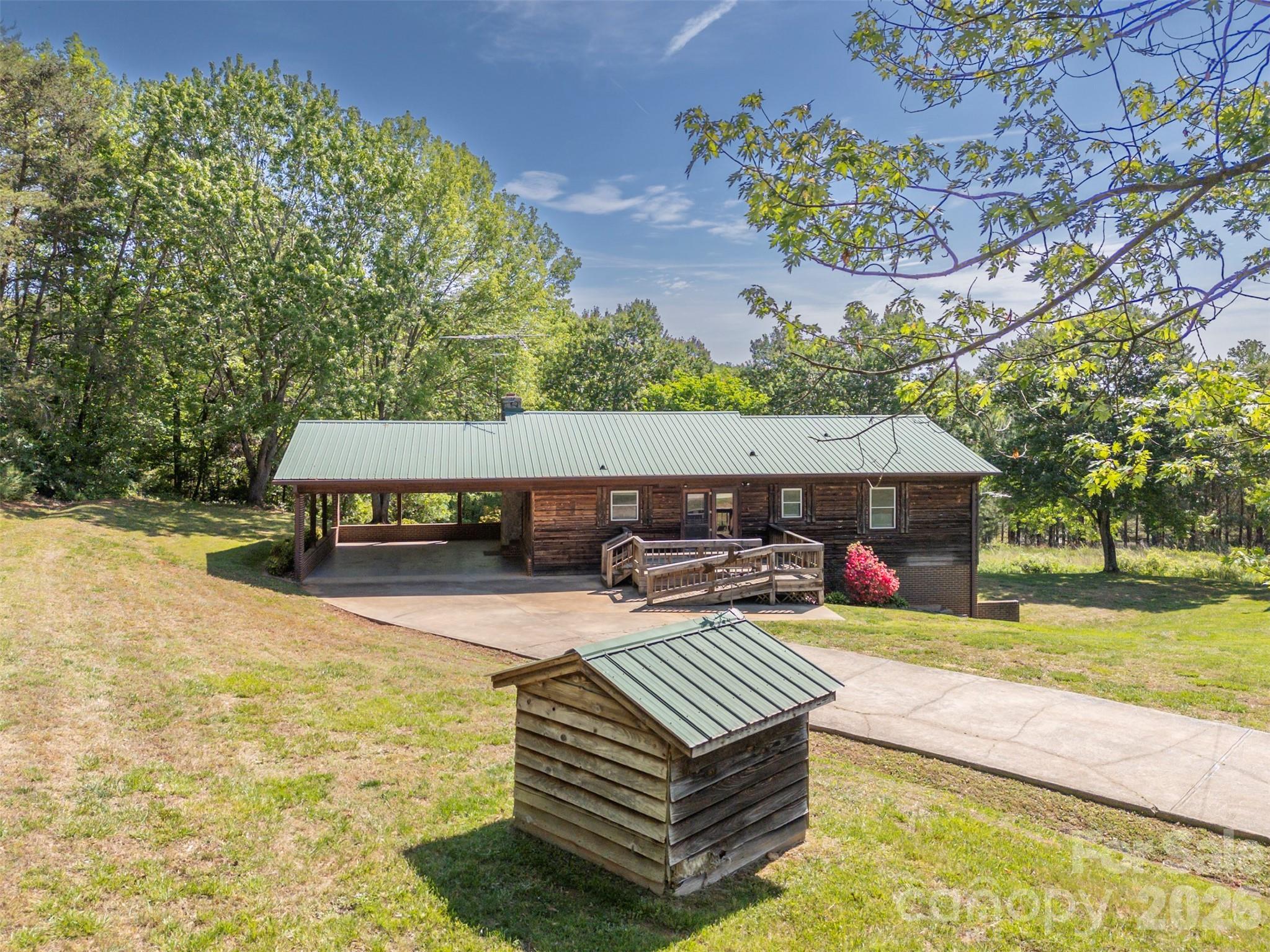 184 Clelo Drive — Casar