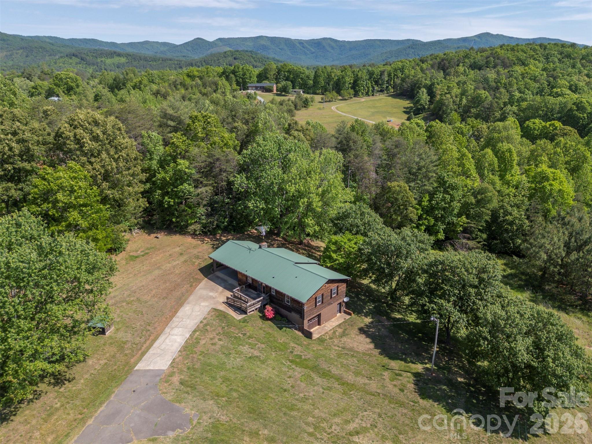 184 Clelo Drive — Casar