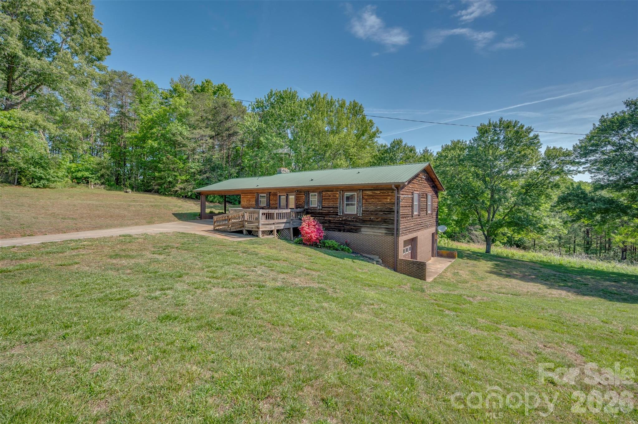 184 Clelo Drive — Casar