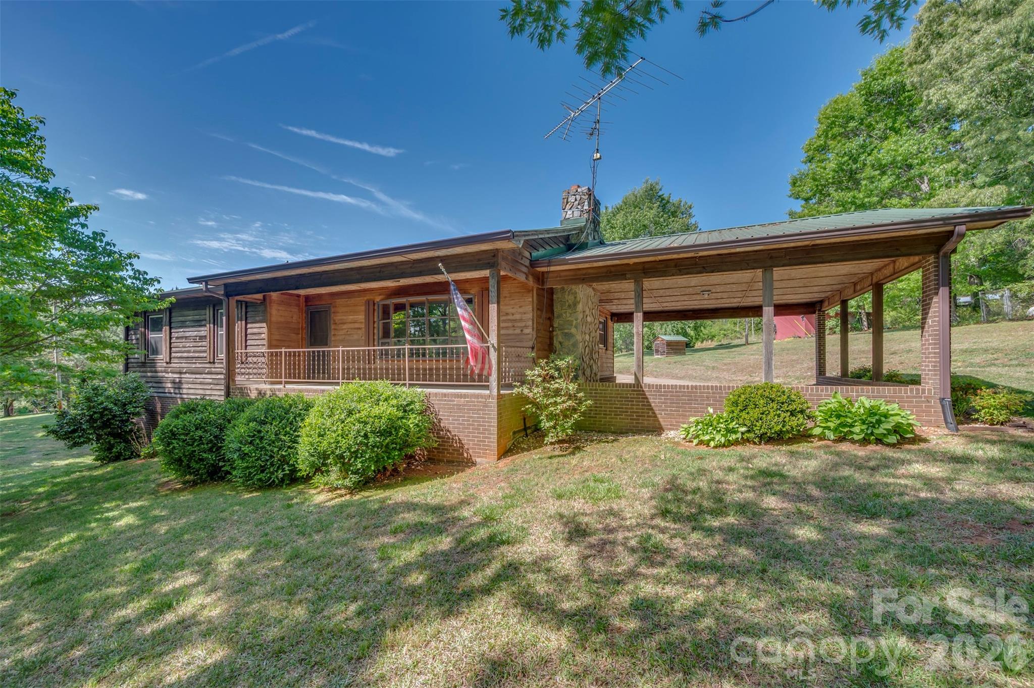 184 Clelo Drive — Casar