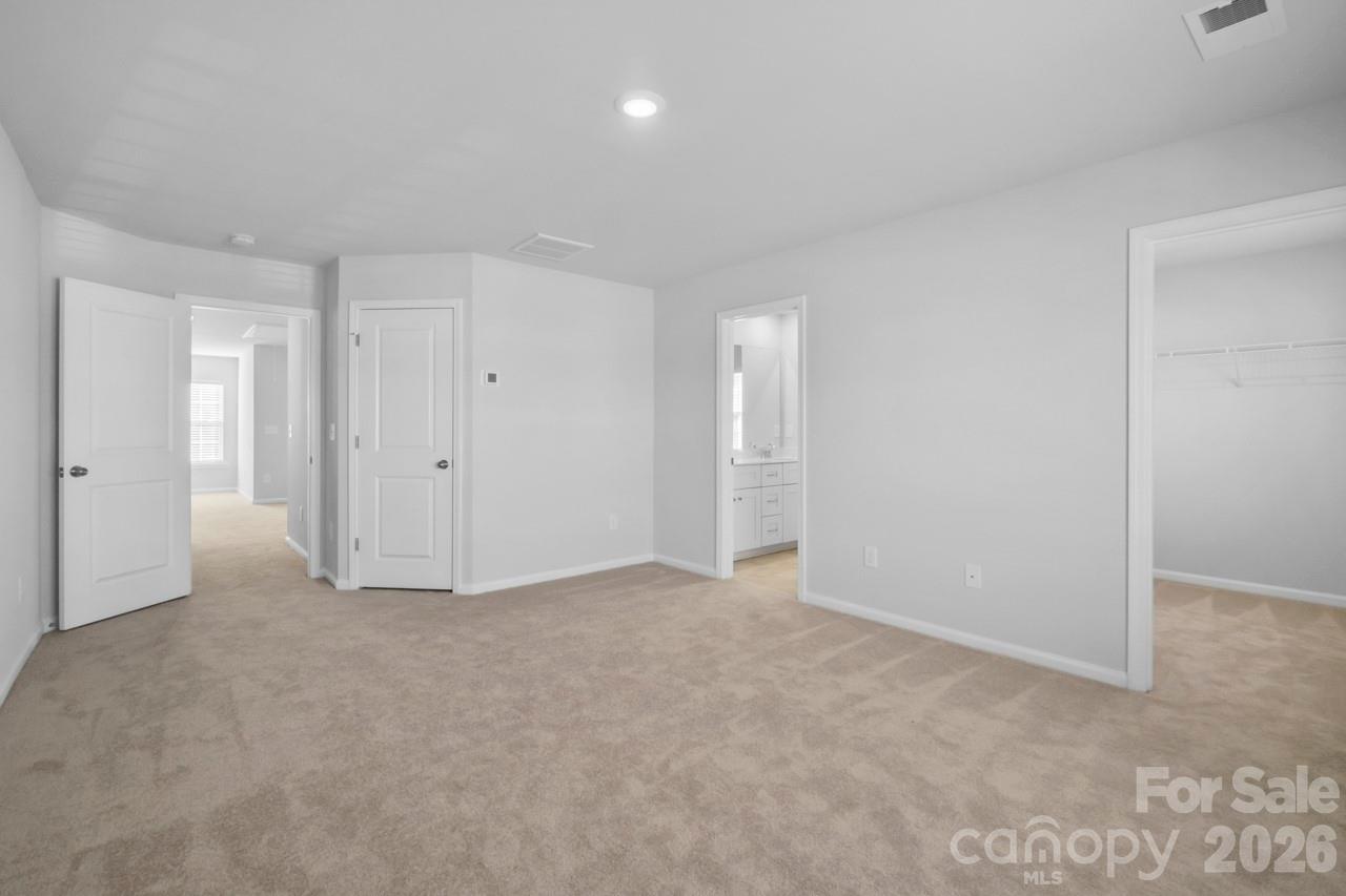 12807 Canterbury Castle Drive — Charlotte