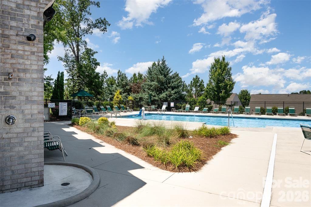12807 Canterbury Castle Drive — Charlotte