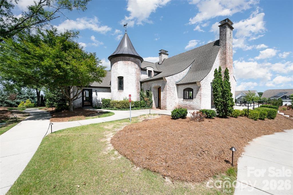 12807 Canterbury Castle Drive — Charlotte