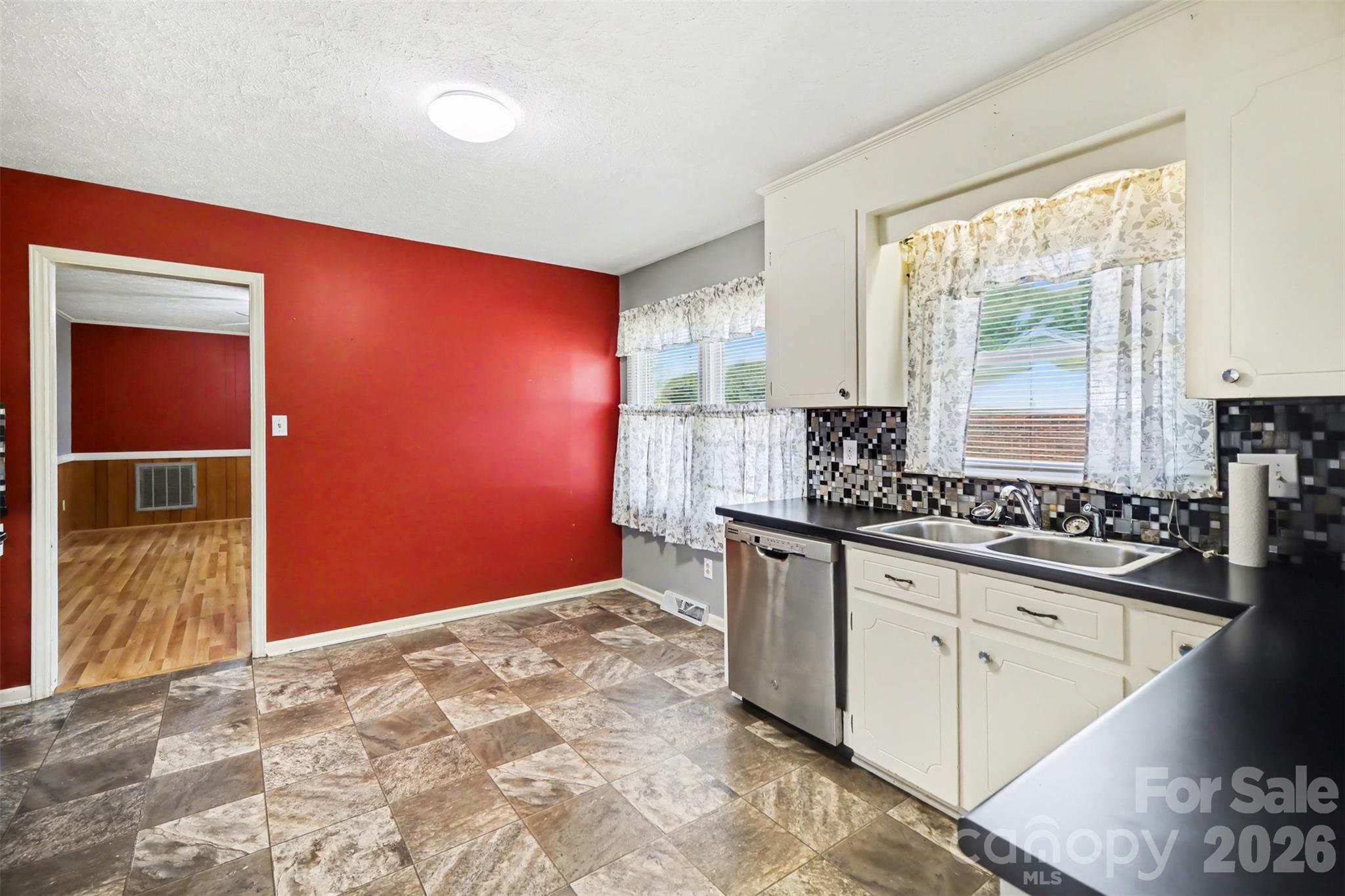 1300 Briarcliff Road — Shelby