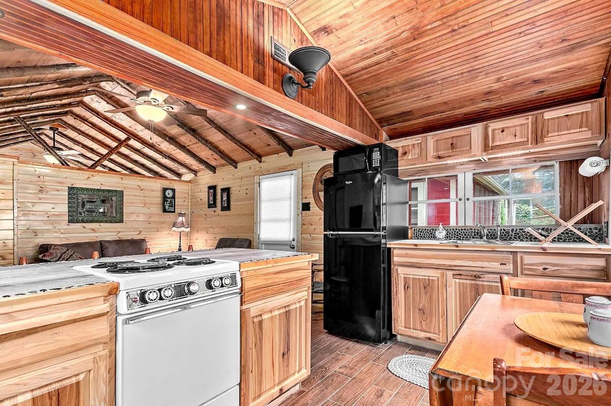 72 Chestnut Hill Road — Gerton