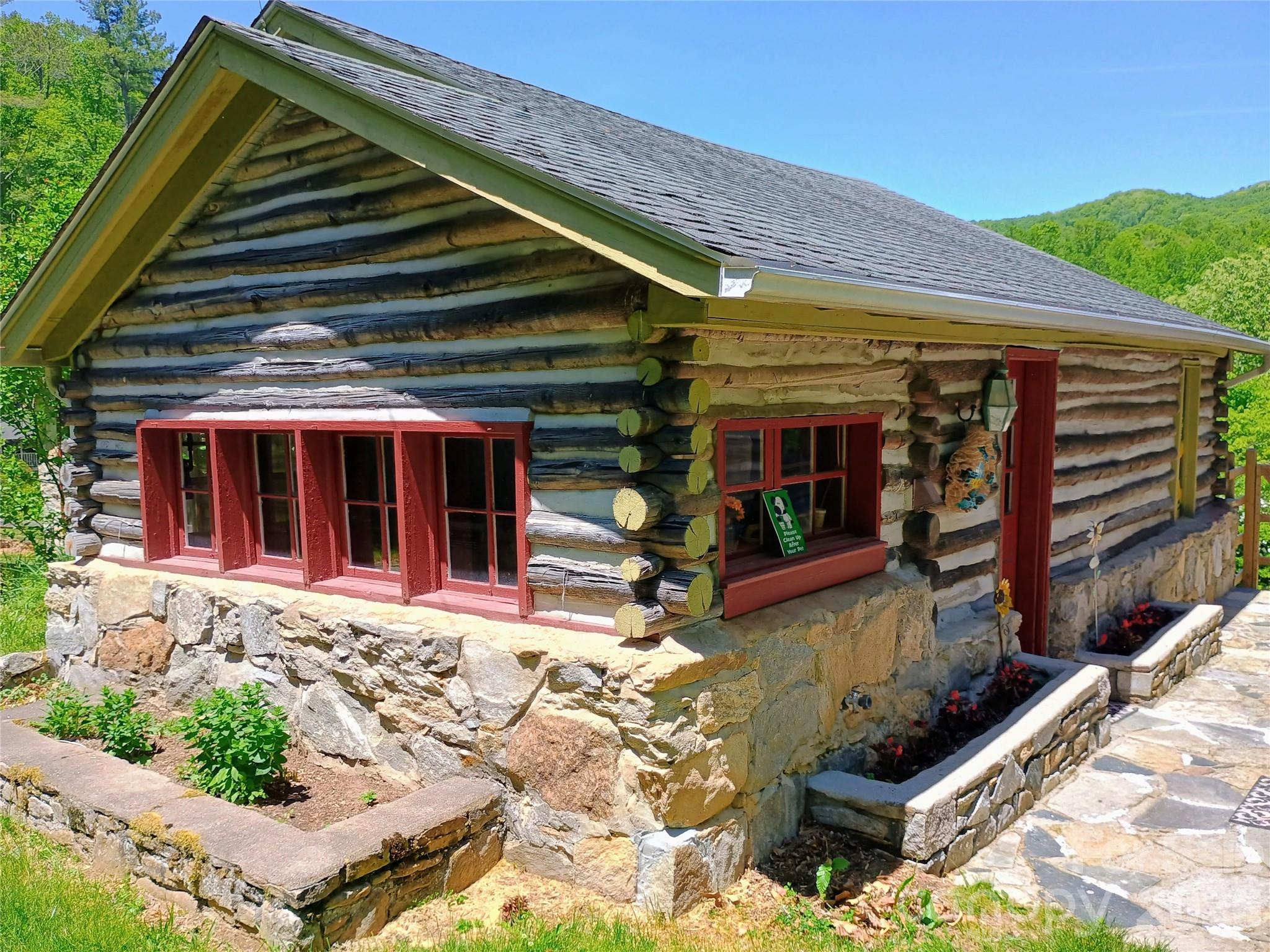 72 Chestnut Hill Road — Gerton