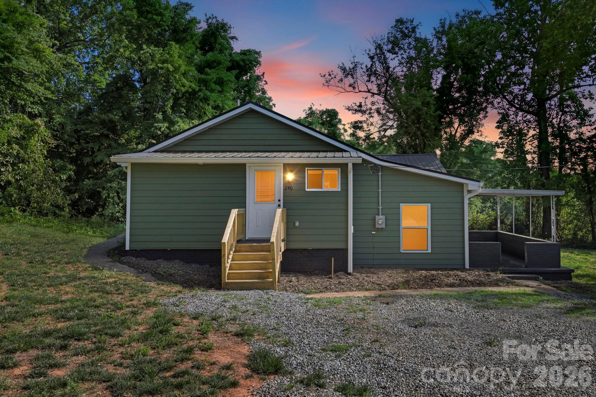 240 E Court Street — Rutherfordton