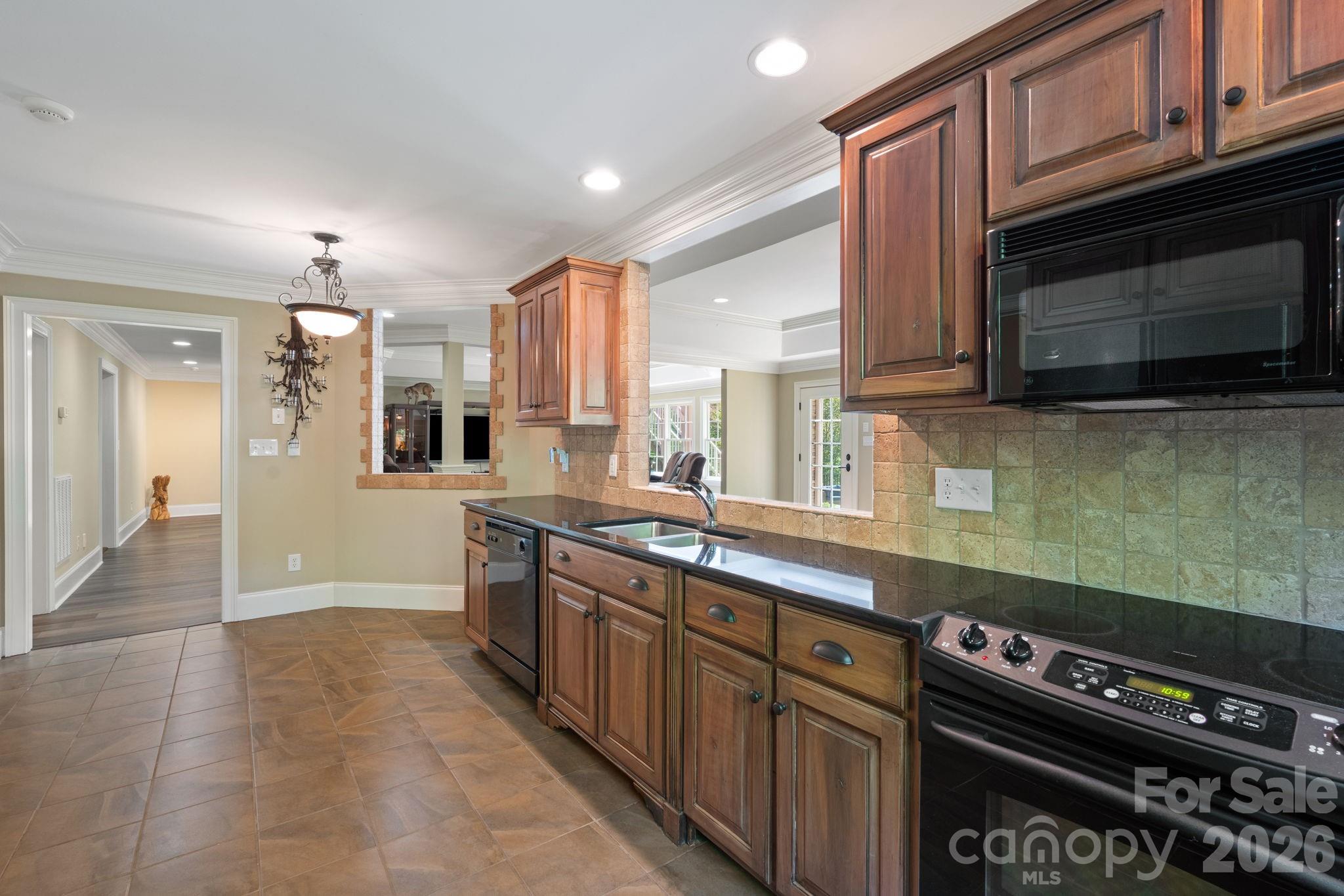7601 Crossing Ridge Drive — Belews Creek