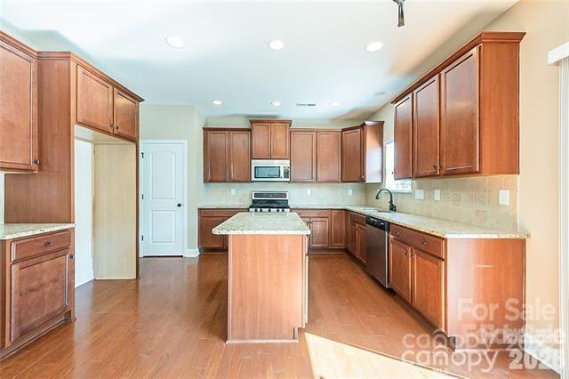 2003 Fallondale Road — Waxhaw