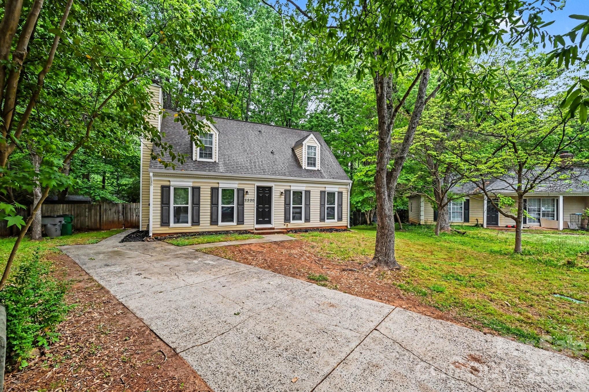 8800 Royal Scot Lane — Charlotte