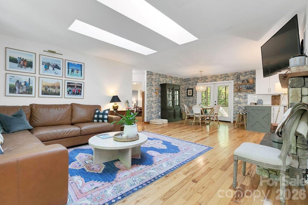 492 Falls Creek Road — Pisgah Forest