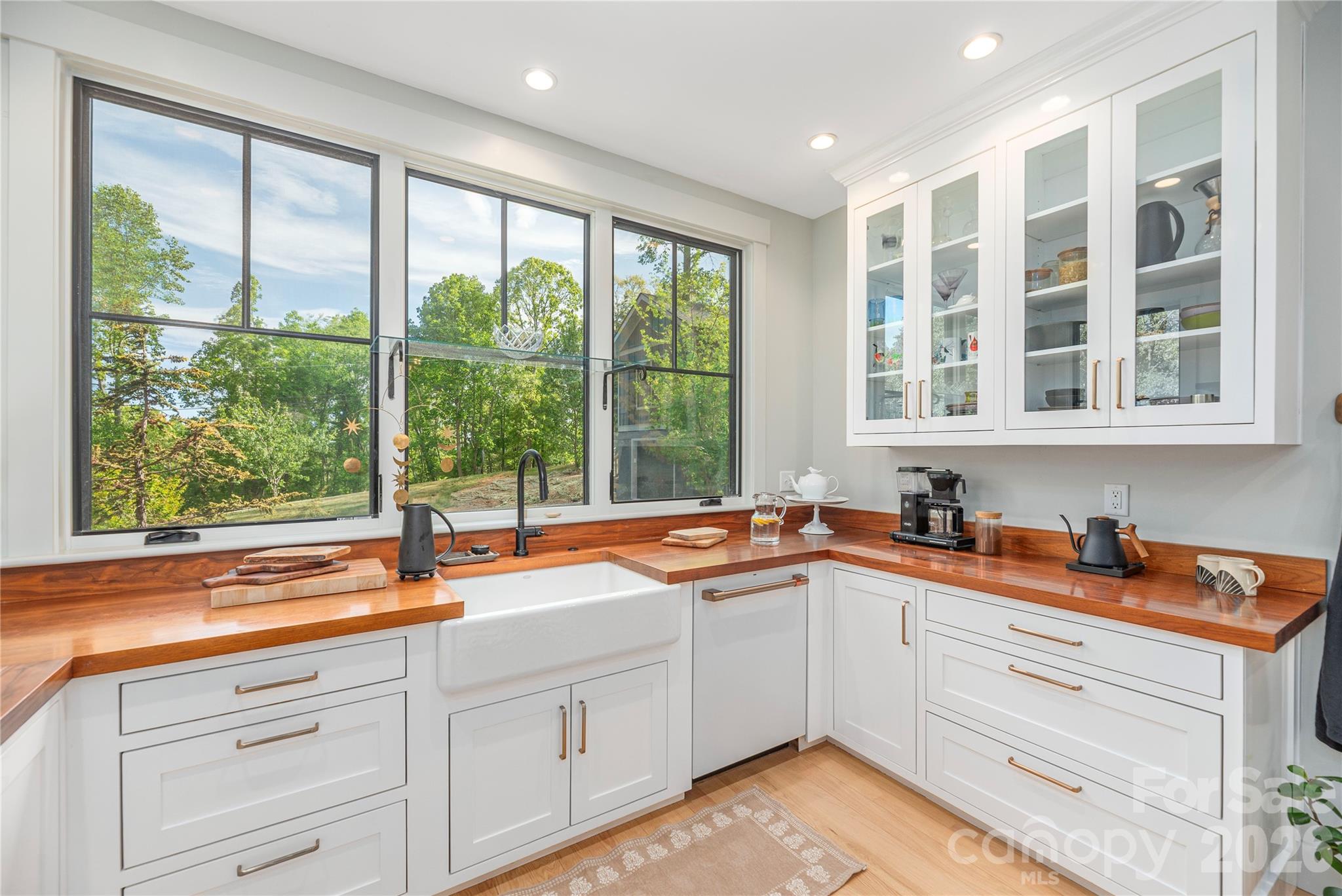 660 Elk Mountain Scenic Highway — Asheville