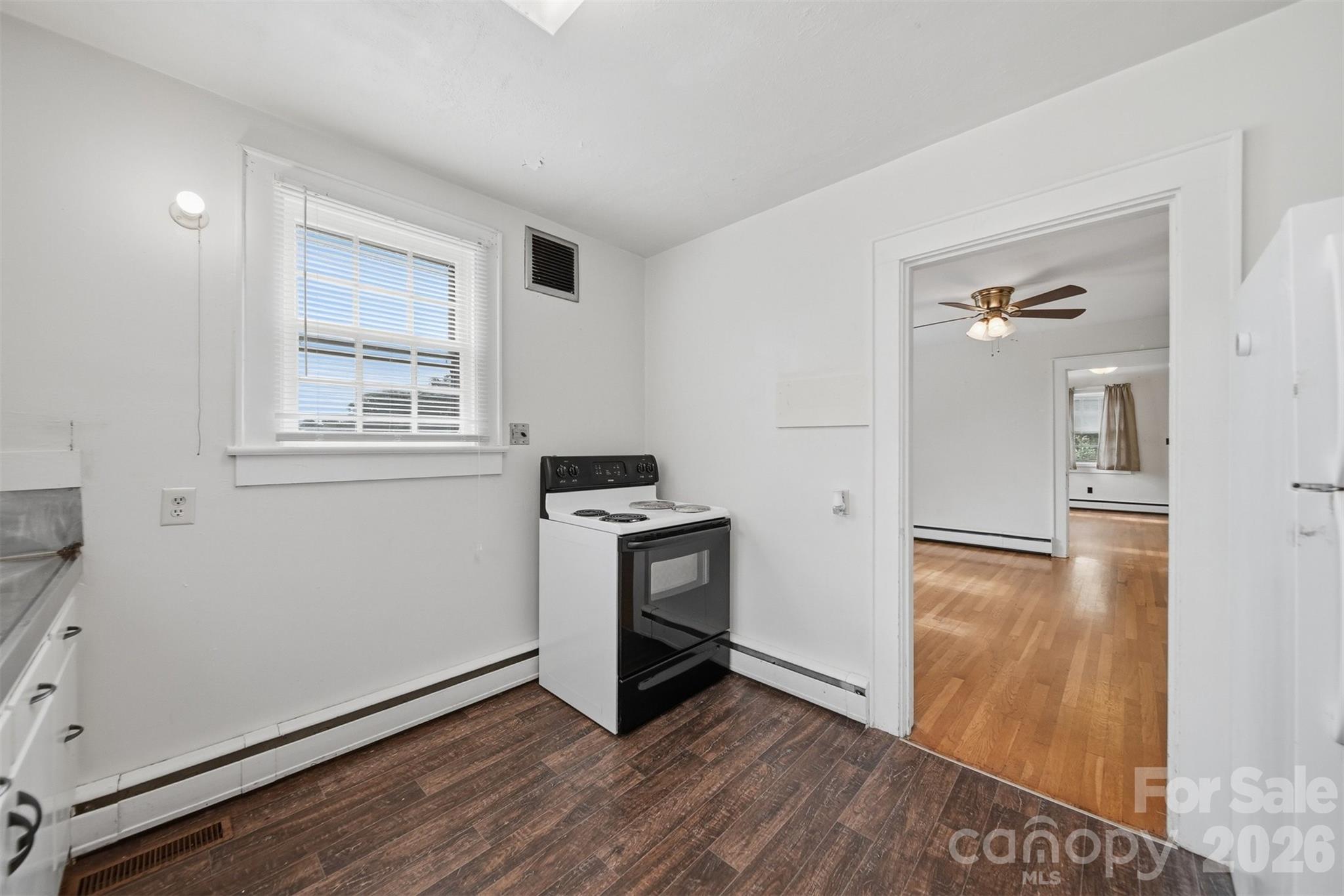 2711 SE 8th Avenue SE — Hickory