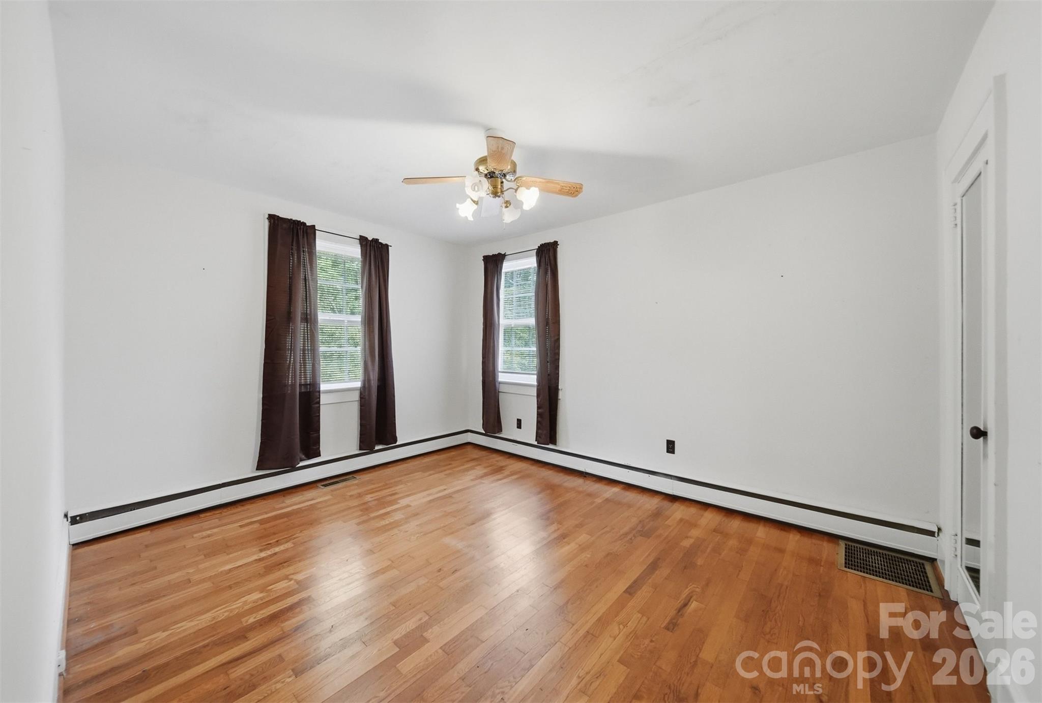 2711 SE 8th Avenue SE — Hickory
