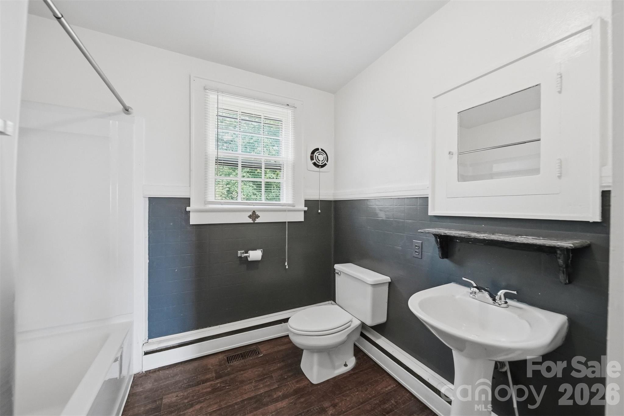 2711 SE 8th Avenue SE — Hickory