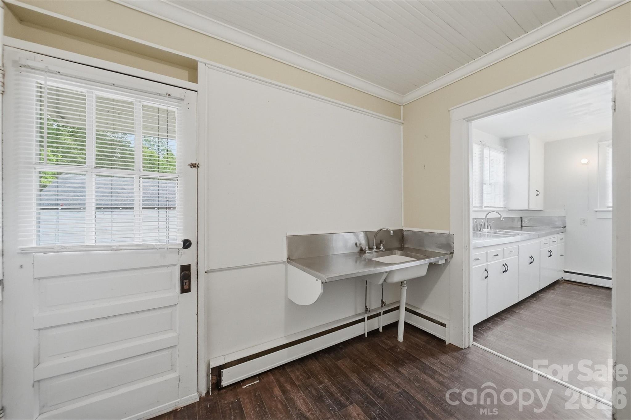 2711 SE 8th Avenue SE — Hickory