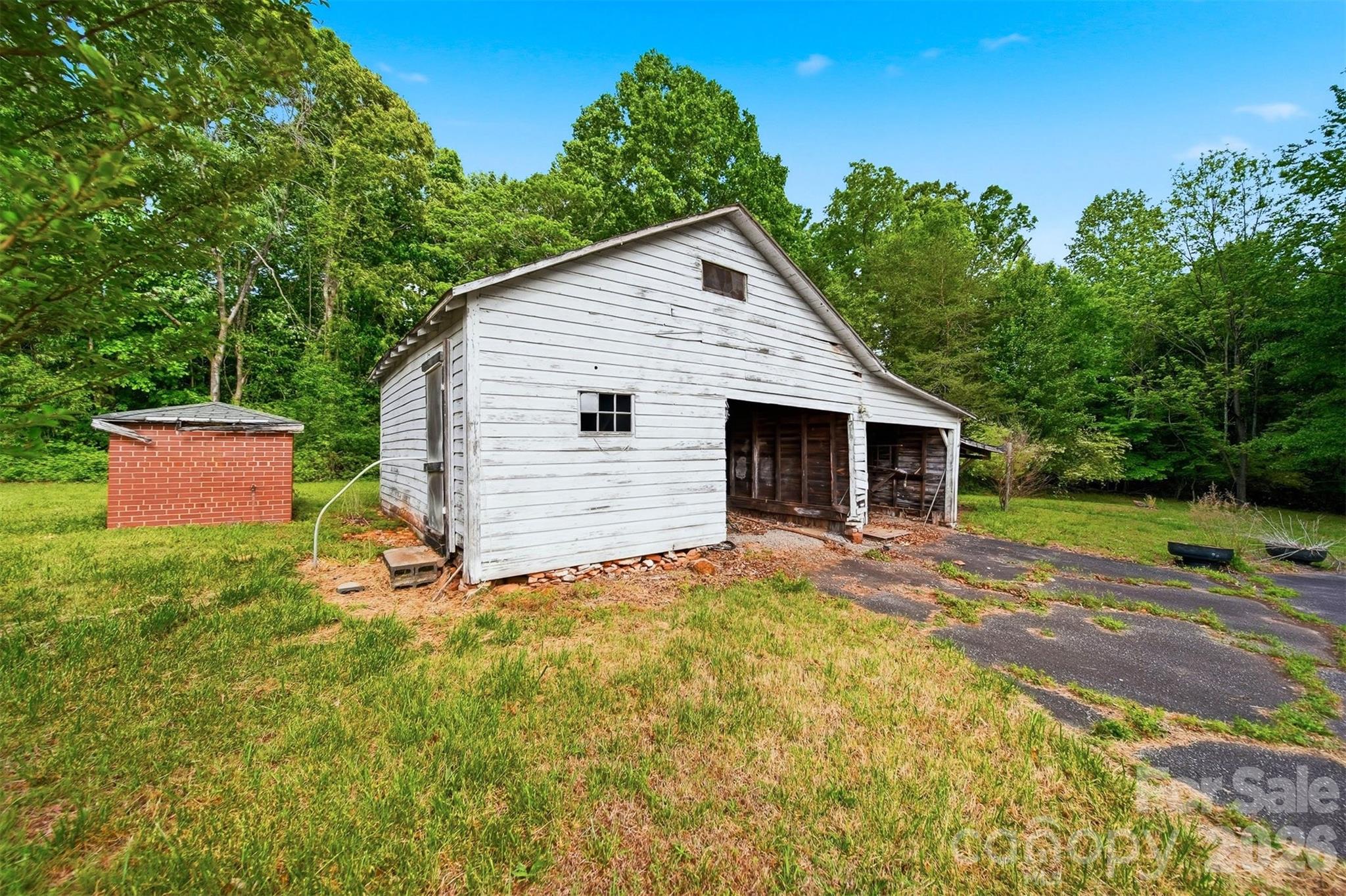 2711 SE 8th Avenue SE — Hickory
