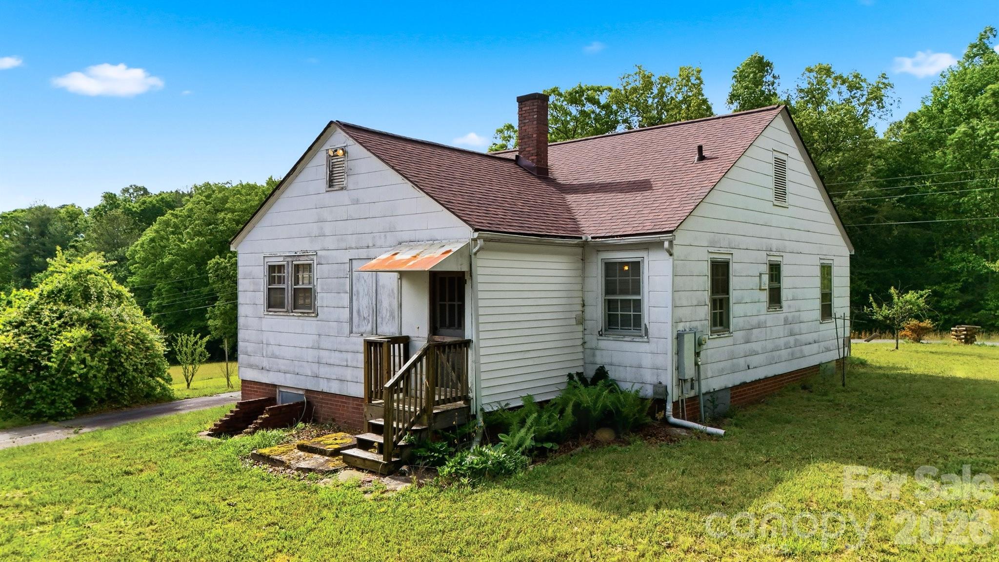 2711 SE 8th Avenue SE — Hickory