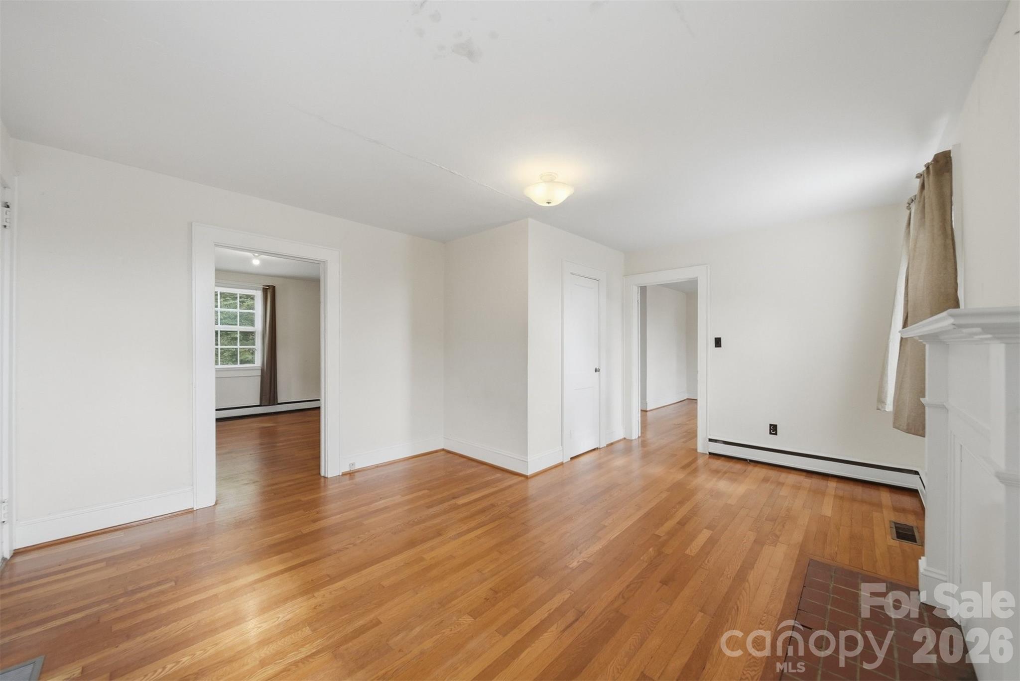 2711 SE 8th Avenue SE — Hickory