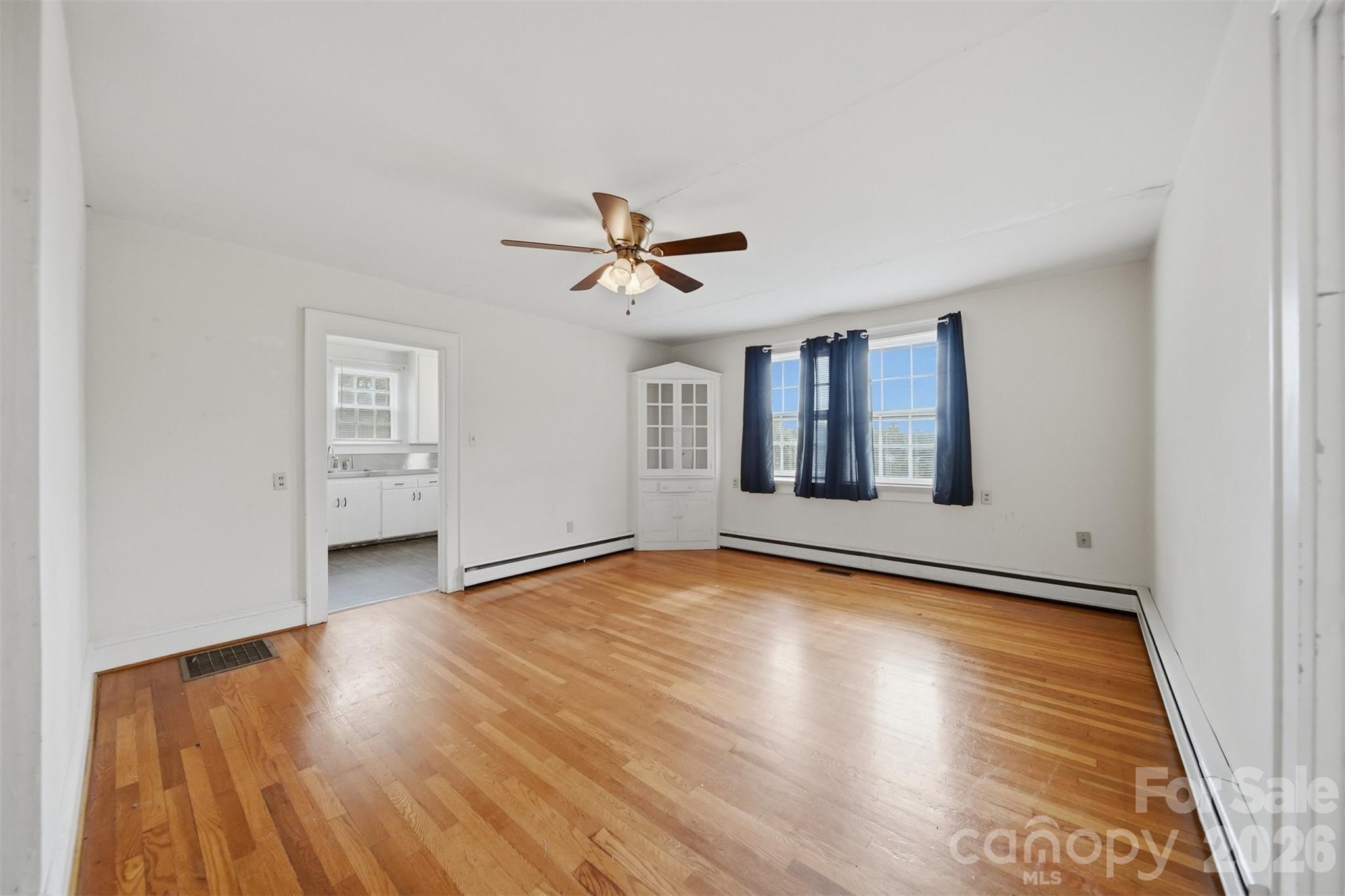 2711 SE 8th Avenue SE — Hickory