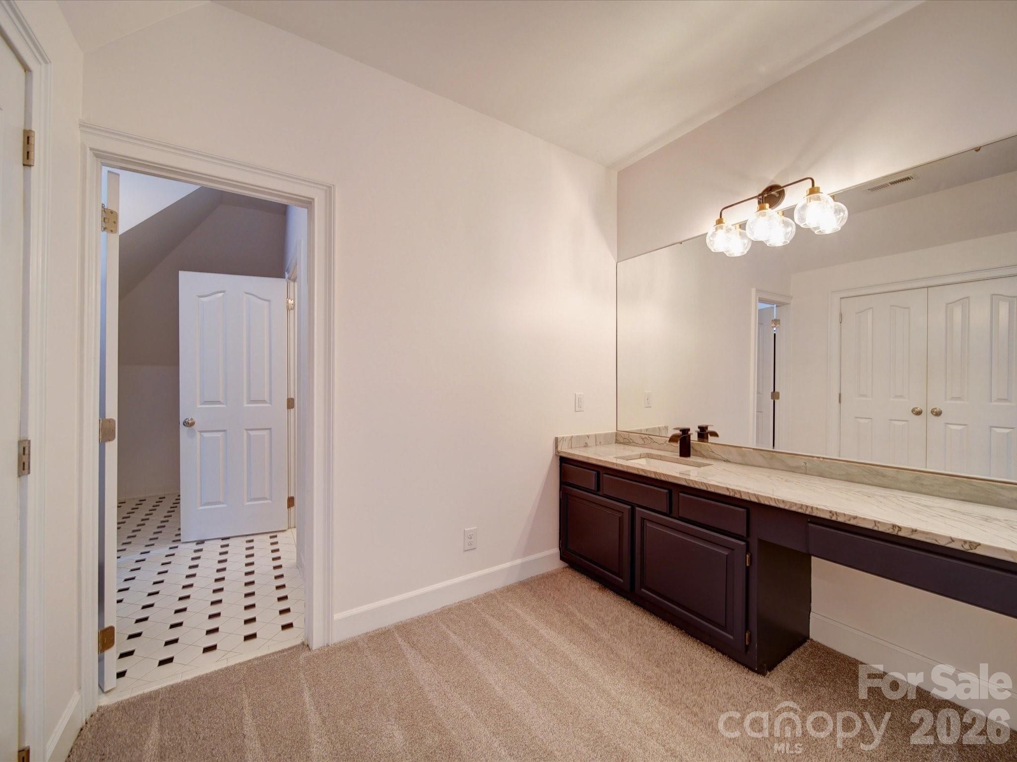 15708 Eagleview Drive — Charlotte