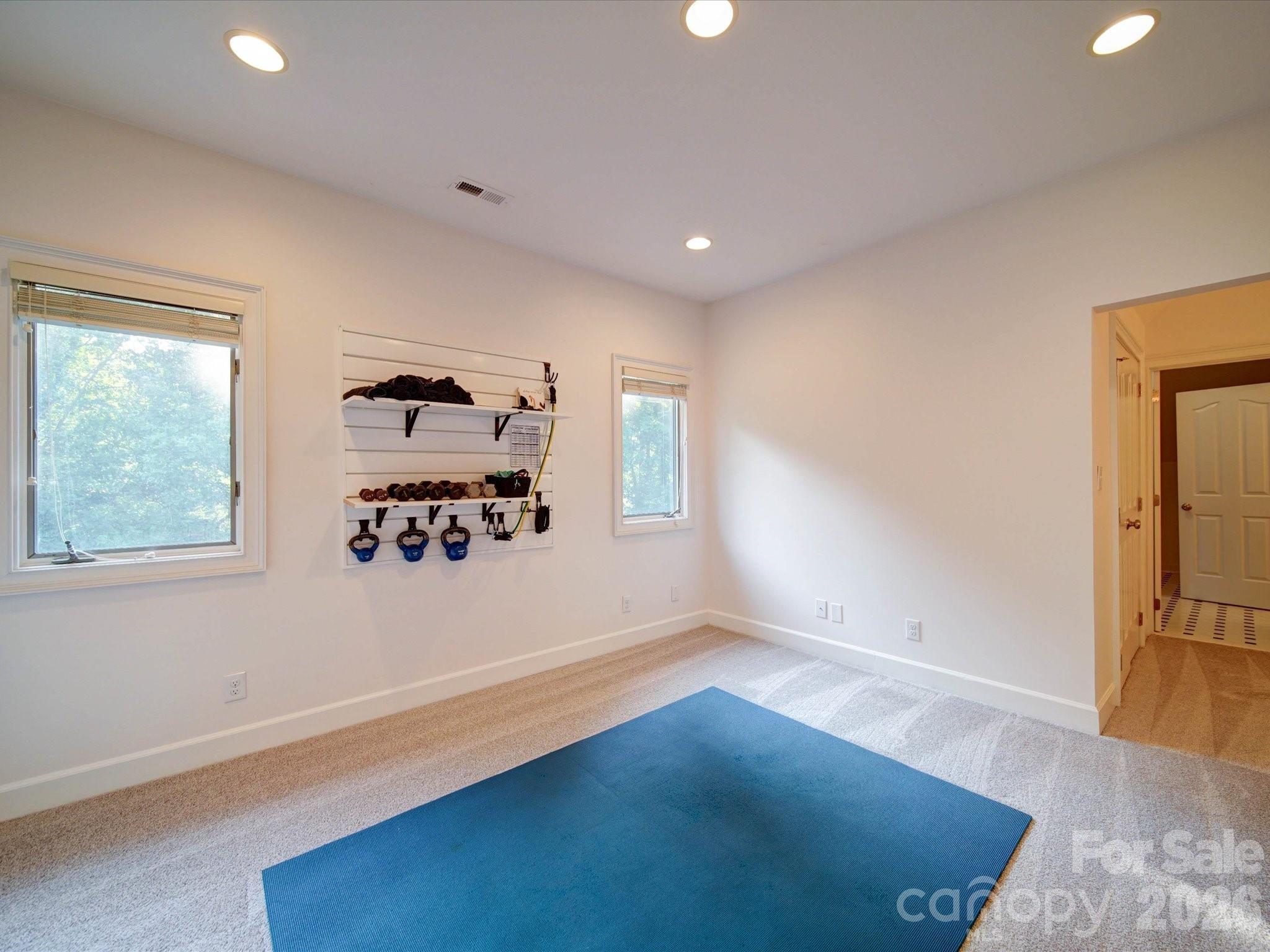 15708 Eagleview Drive — Charlotte