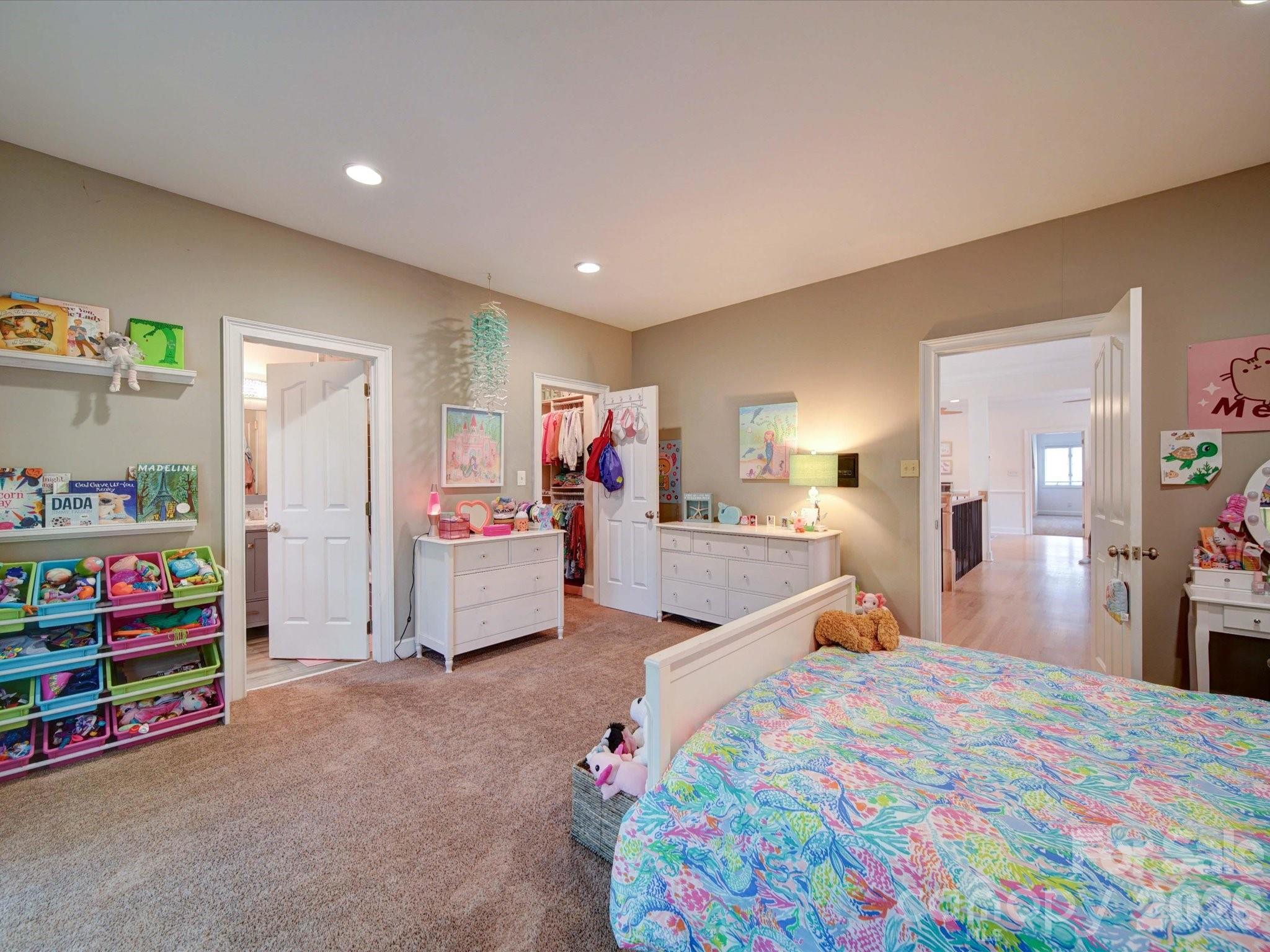 15708 Eagleview Drive — Charlotte